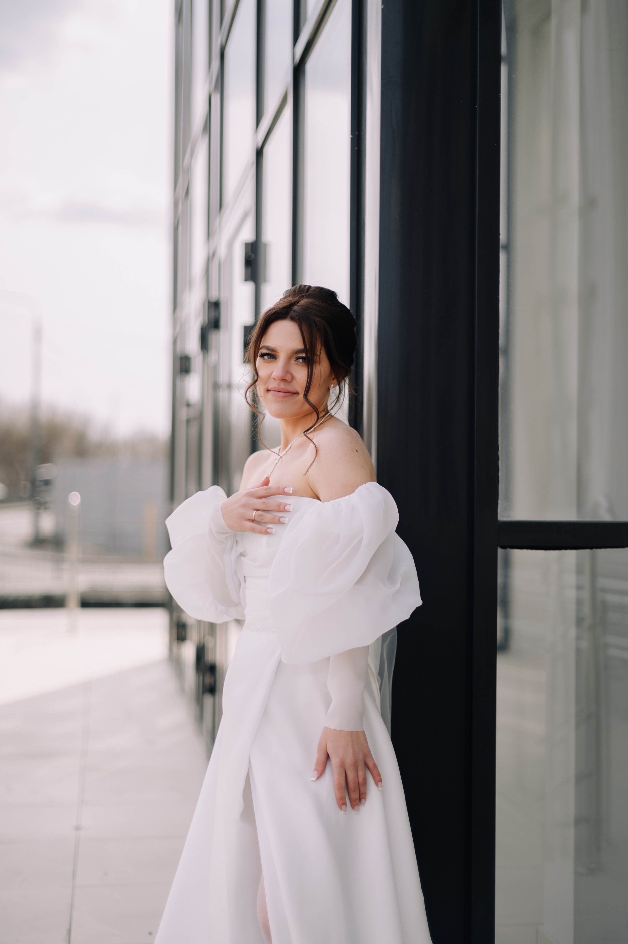 Свадебная прогулка у Драмтеатра. Фотограф в Абакане и Минусинске