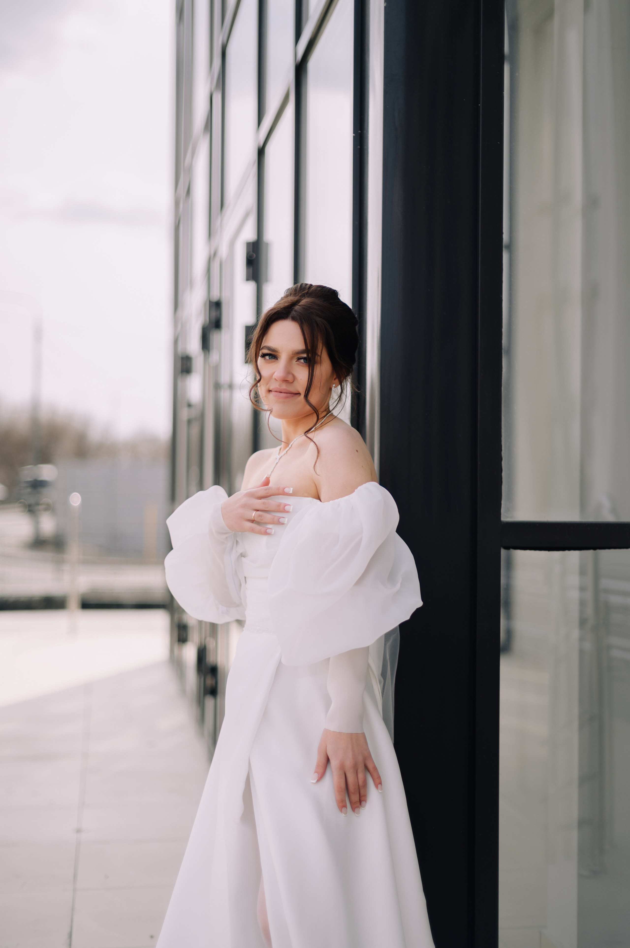 Свадебная прогулка у Драмтеатра. Фотограф в Абакане и Минусинске