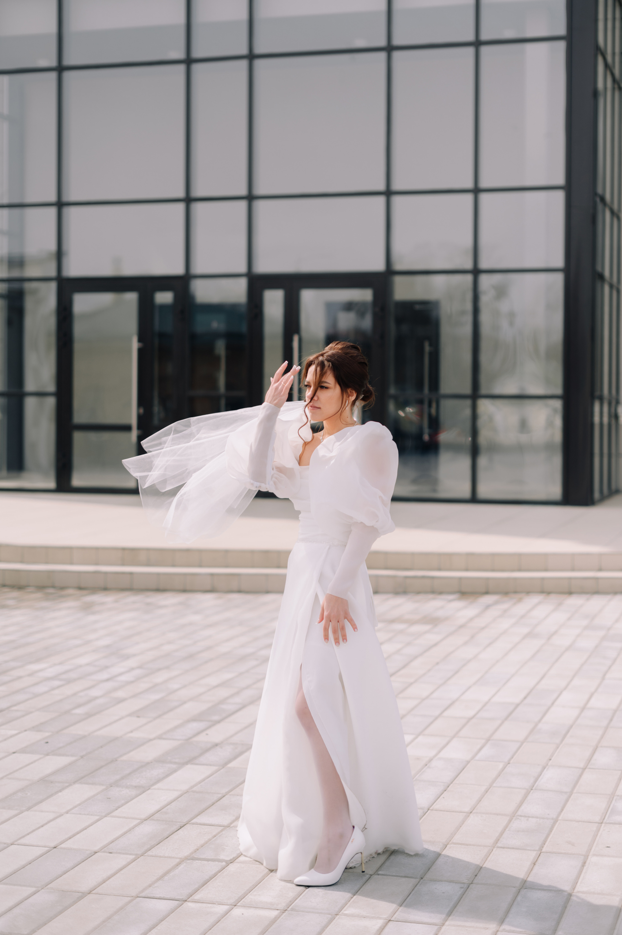 Свадебная прогулка у Драмтеатра. Фотограф в Абакане и Минусинске