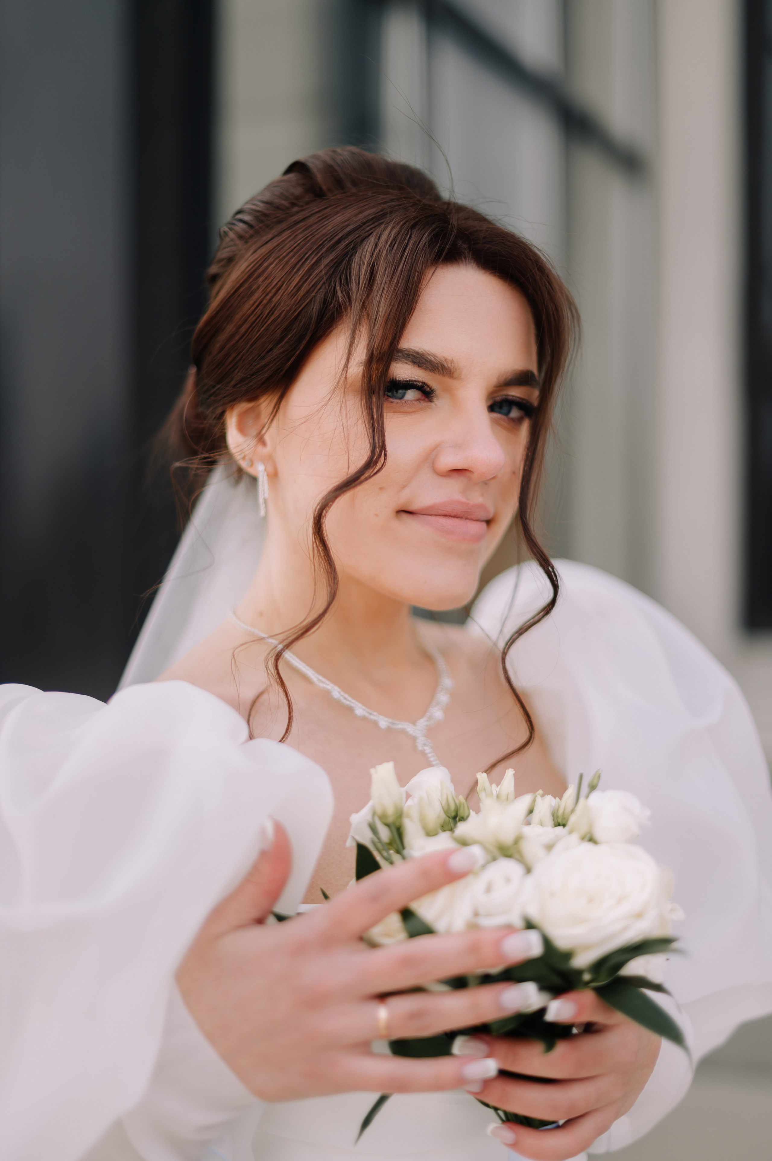 Свадебная прогулка у Драмтеатра. Фотограф в Абакане и Минусинске