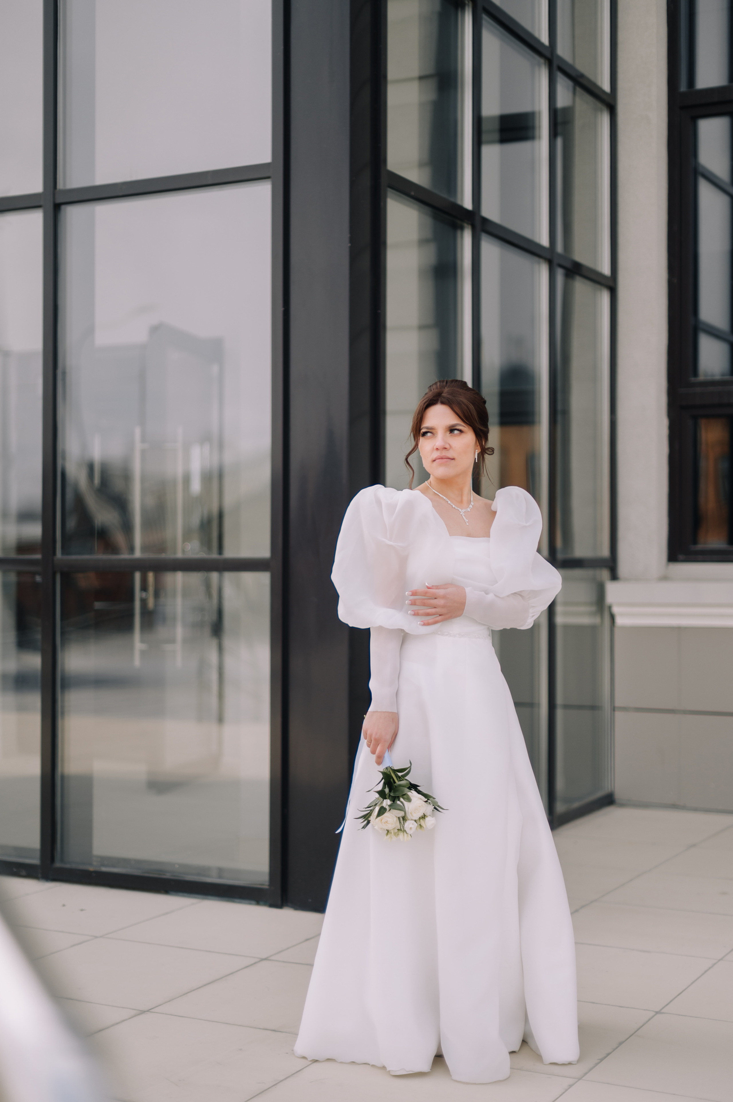 Свадебная прогулка у Драмтеатра. Фотограф в Абакане и Минусинске