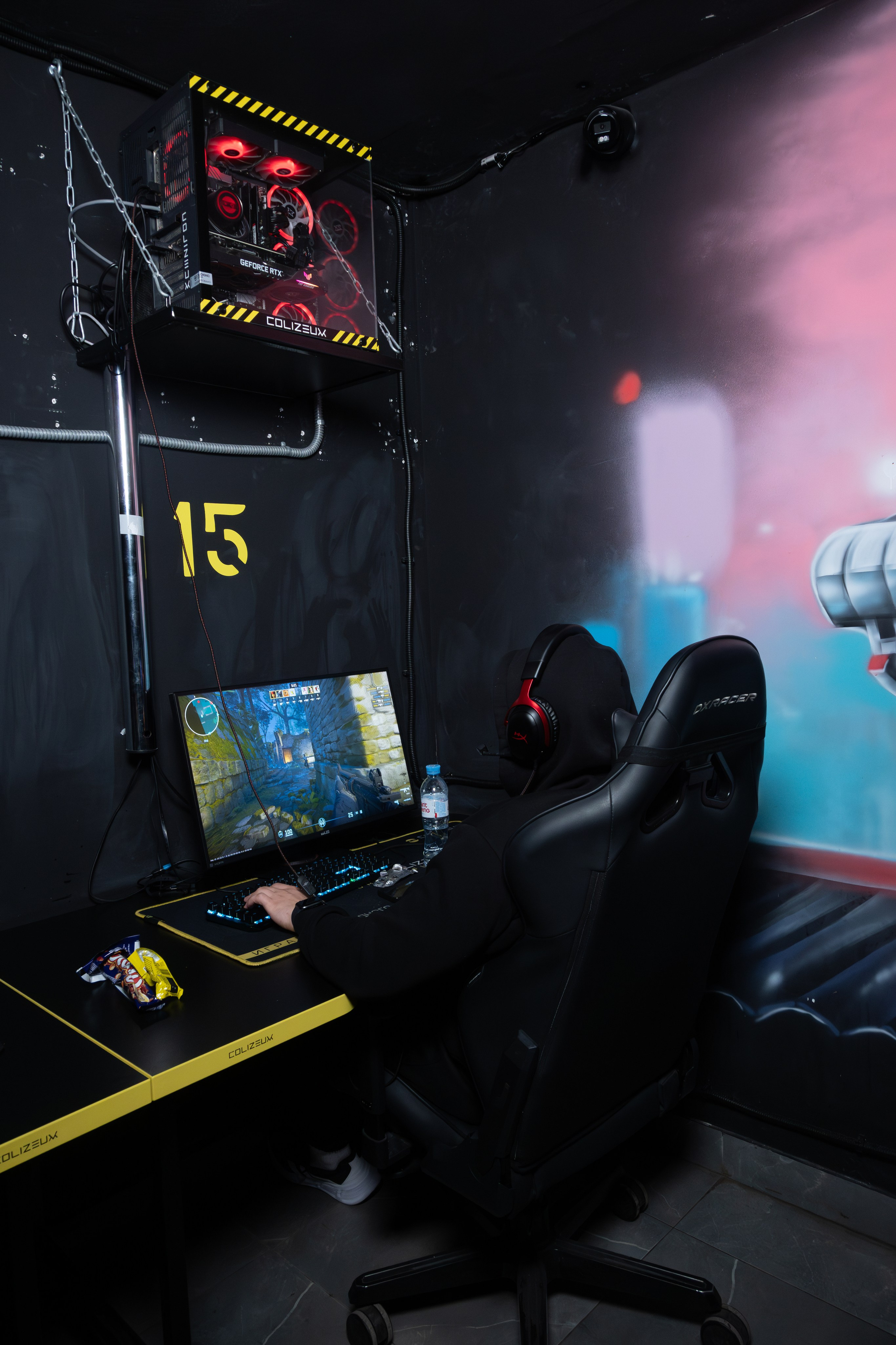 Репортаж в киберспортивном клубе Kolizeum. Фотограф мероприятий в Москве