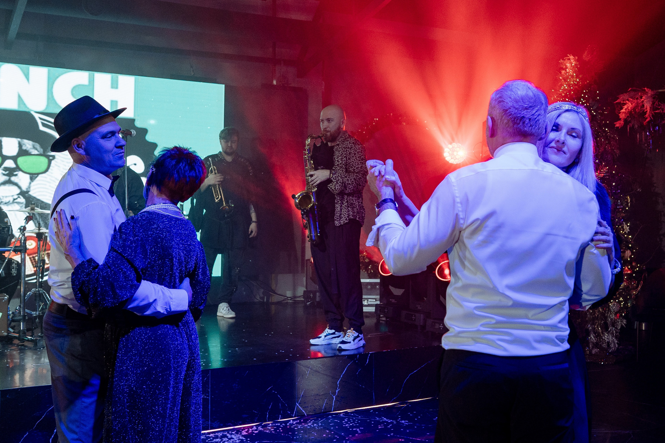 Альбион Тур