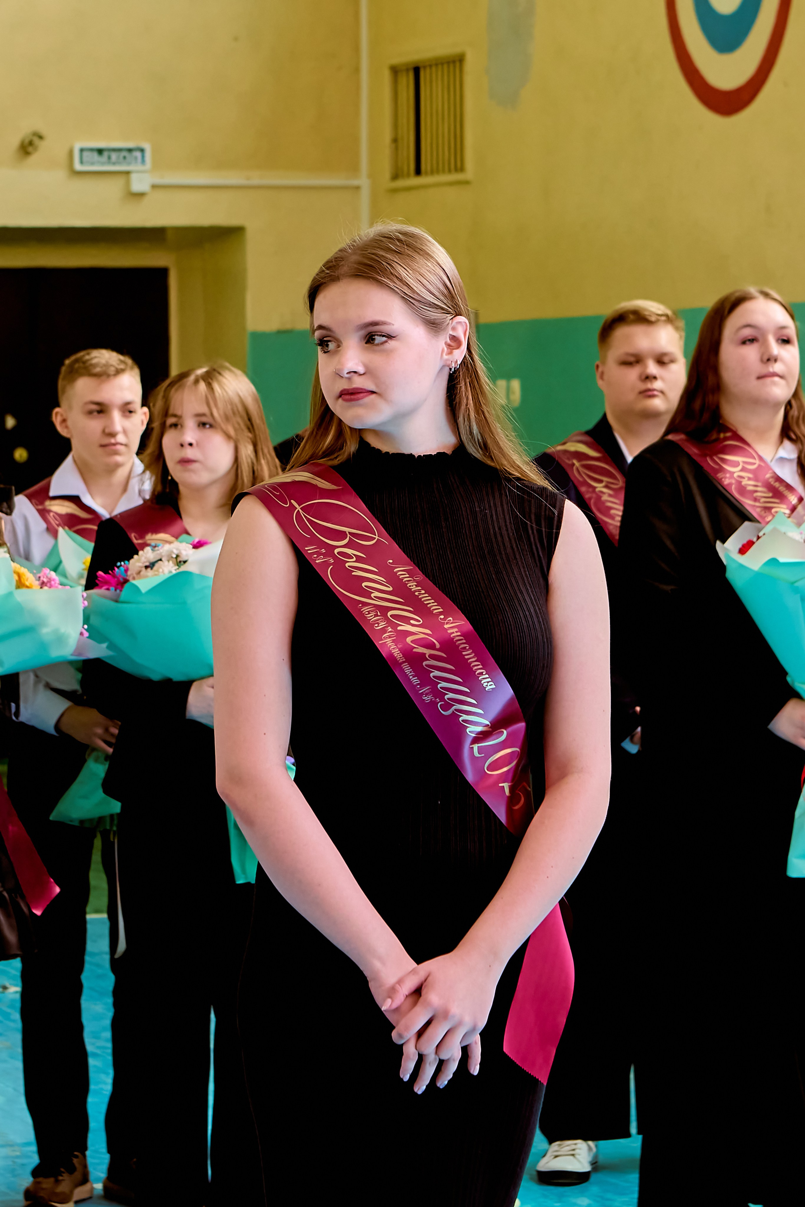 Последний звонок — праздник юности, веры и вдохновения, кадр Николая Голованова, г. Дзержинск.