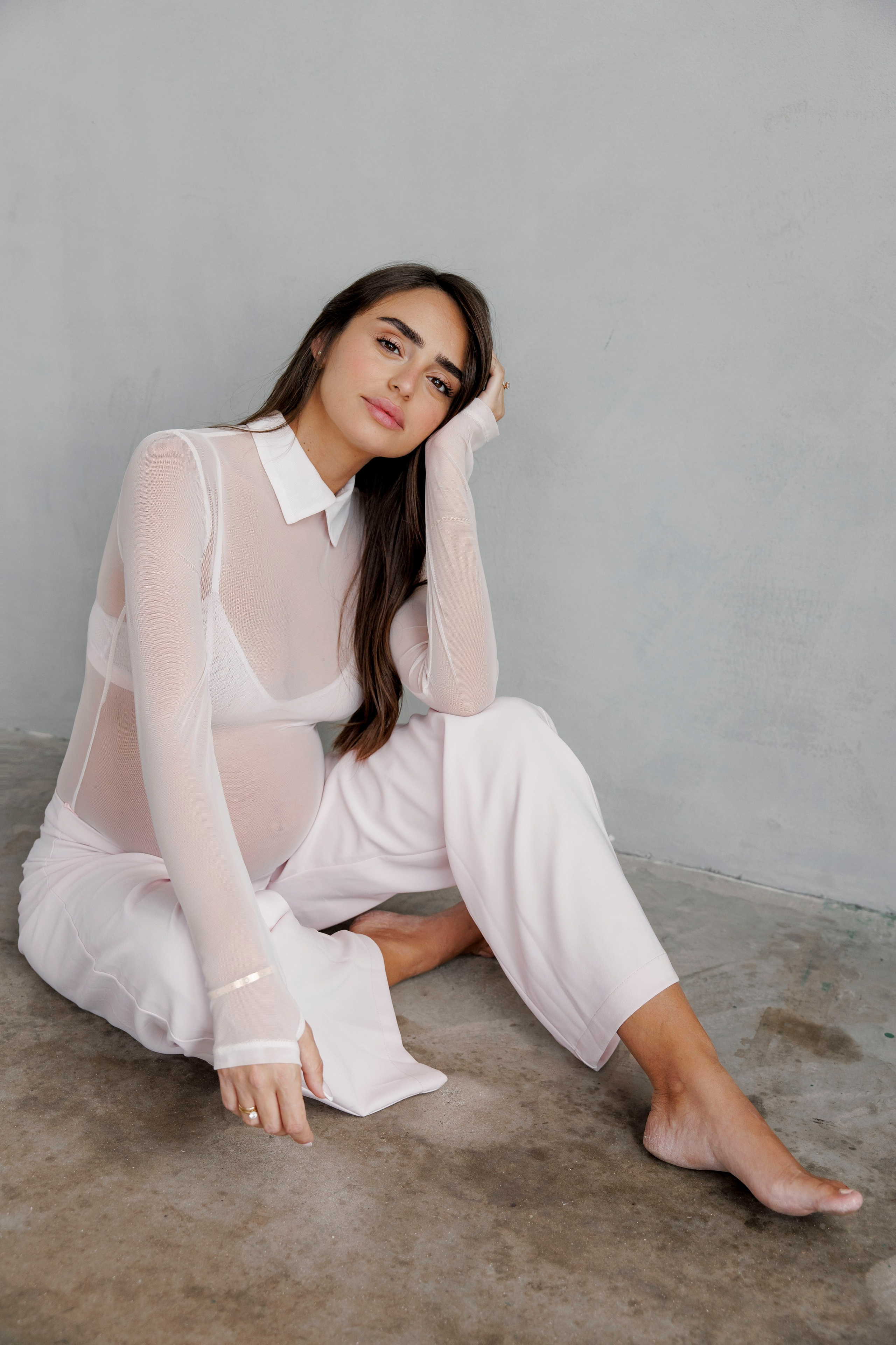 Pregnancy photoshoot inside the studio in Tel Aviv. Главная