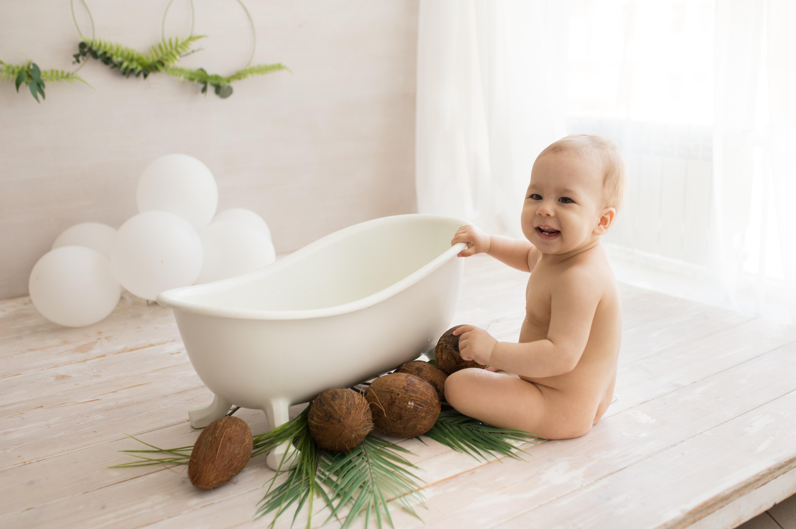 Фотосессия крушение торта в Казани. Фотограф новорождённых малышей и детский фотограф В Казани Лана Максим