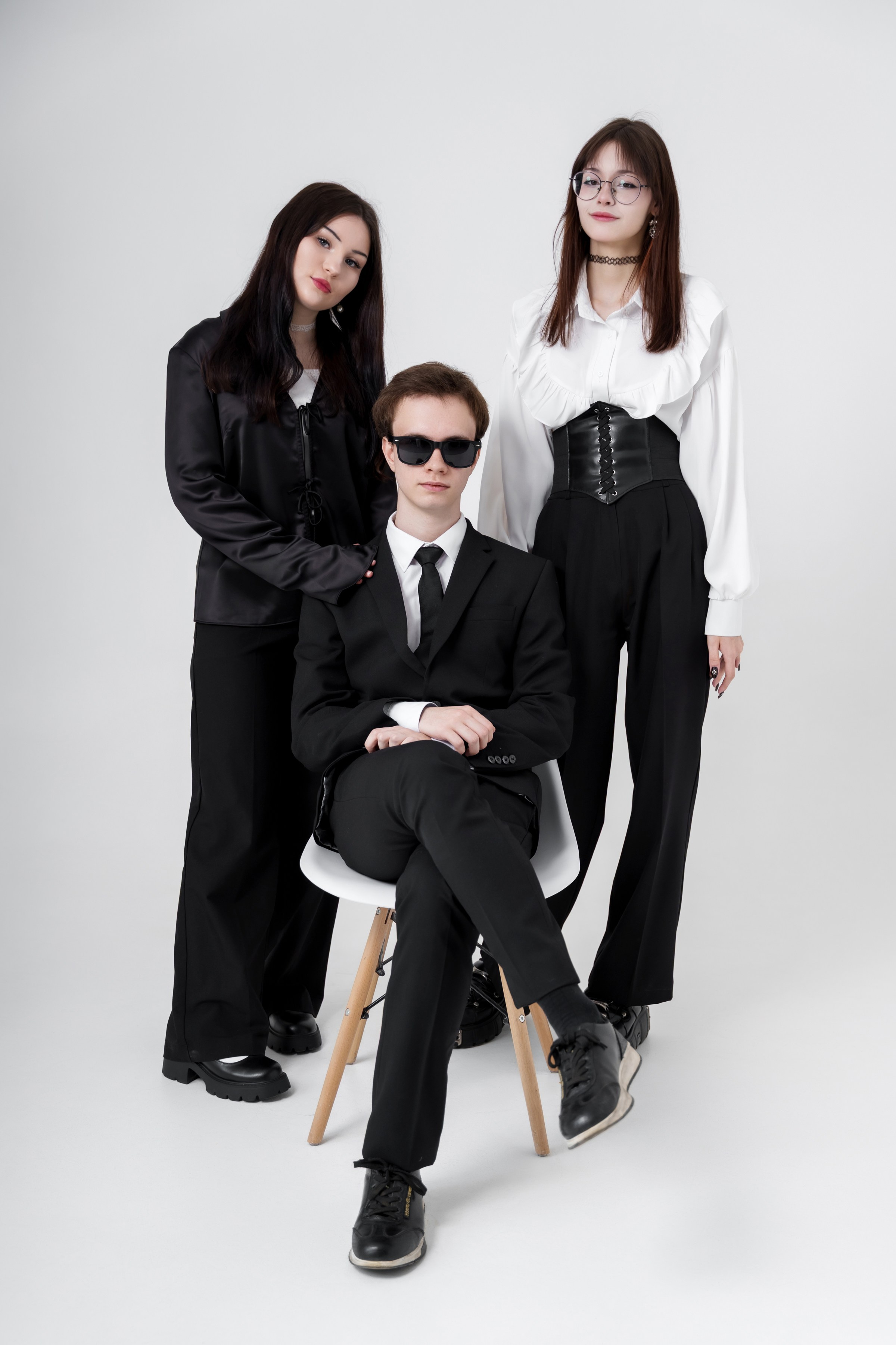 Групповые на белой циклораме. ВЫПУСКНЫЕ АЛЬБОМЫ, Школьный фотограф, семейный и свадебный в Саратове и области Ольга Плаксина