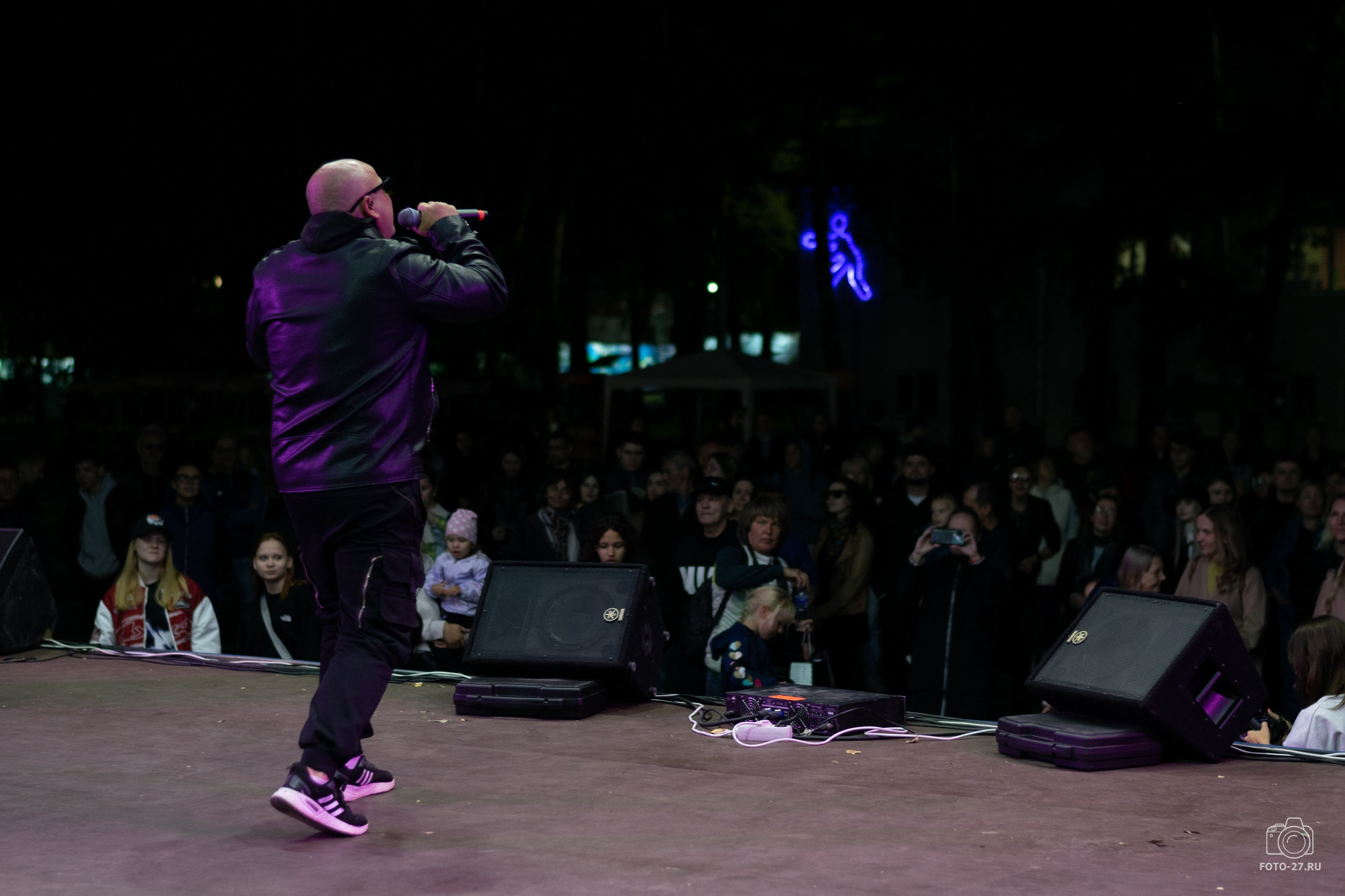 Антон Курдюмов фотограф в Хабаровске Рина Курдюмова фото27 foto27 Антон Дорофеев репортажный репортаж документалист Тони и Рина фотосоздатели Международный фестиваль Рок в защиту животных Хабаровск