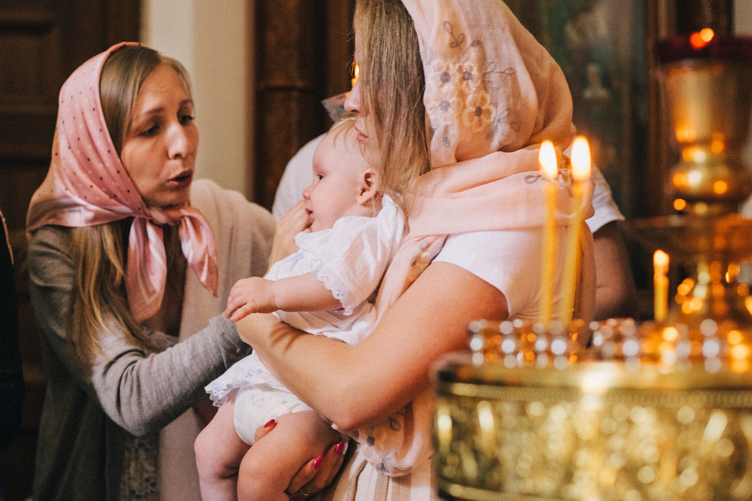 Крещение Мироши. Семейный фотограф, фотограф родов, репортажей фотограф в Санкт-Петербу