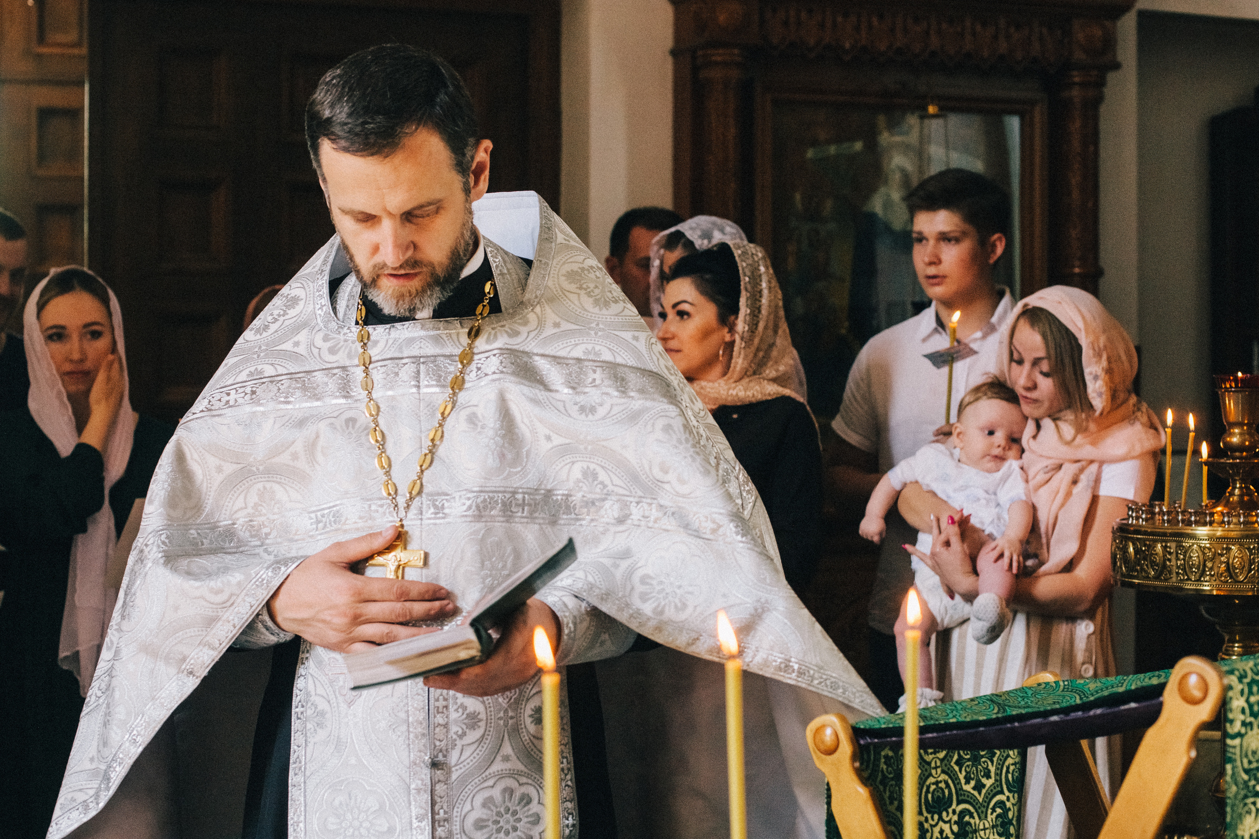 Крещение Мироши. Семейный фотограф, фотограф родов, репортажей фотограф в Санкт-Петербу