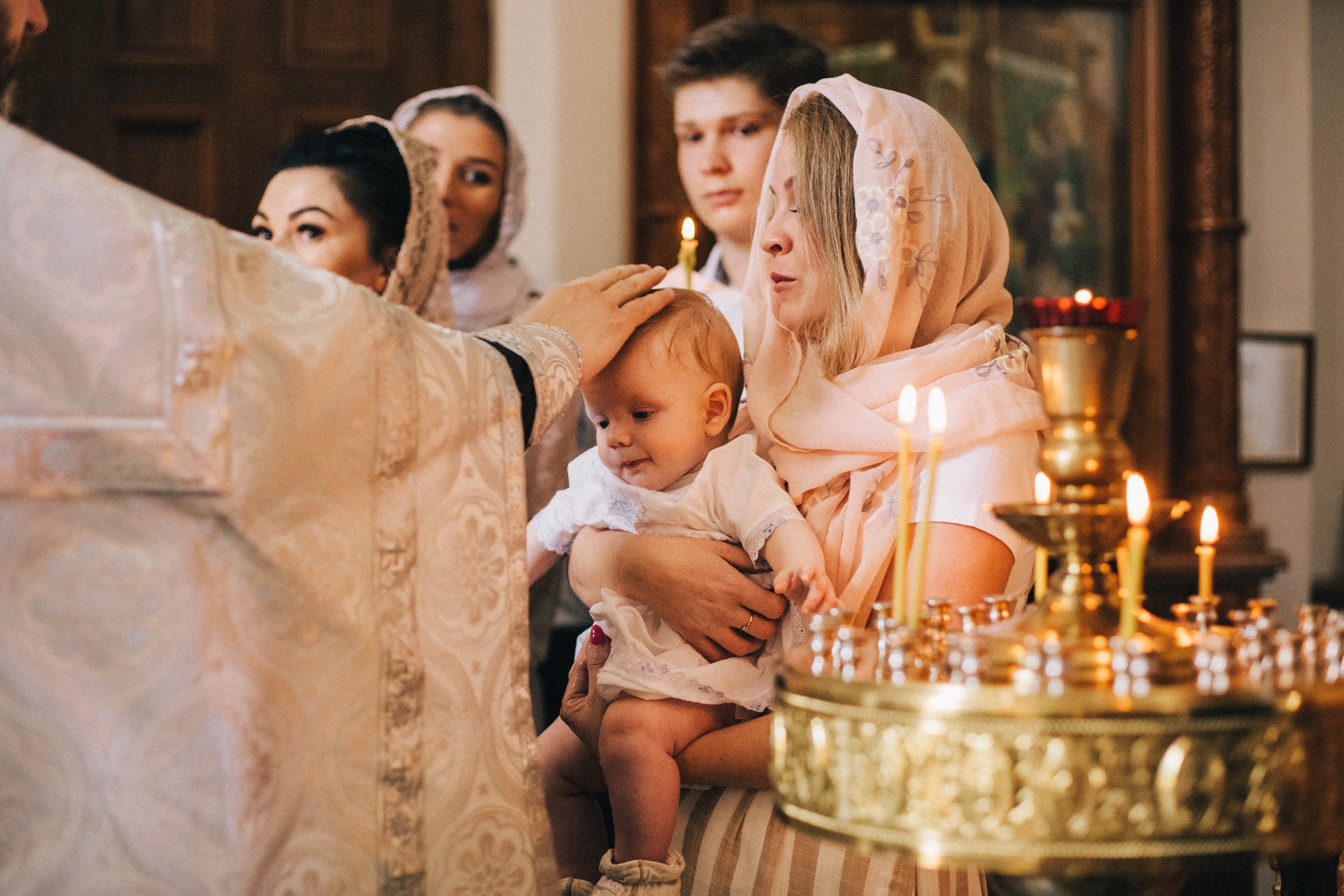 Крещение Мироши. Семейный фотограф, фотограф родов, репортажей фотограф в Санкт-Петербу