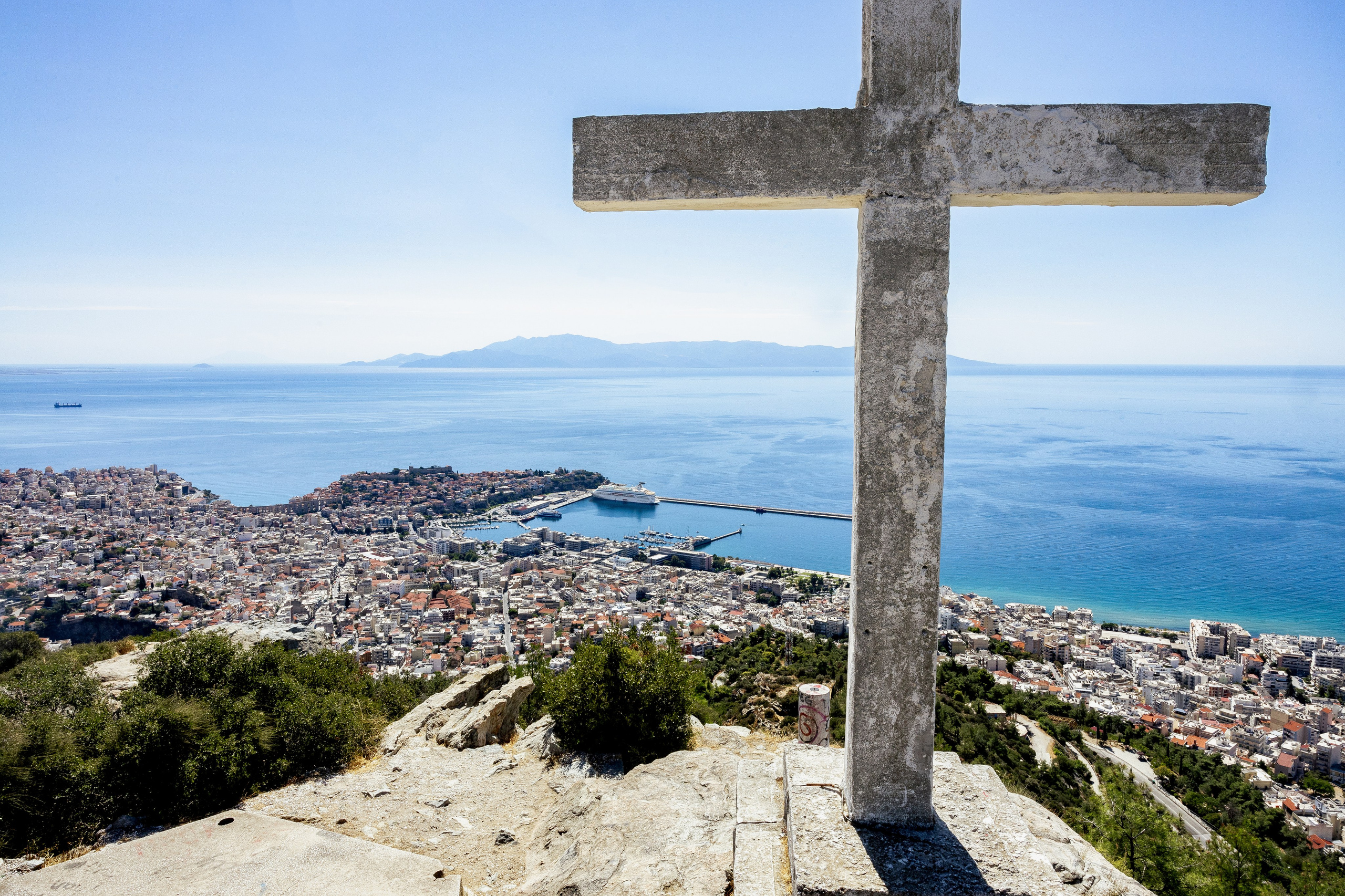 Кавала. Фото департамент круизного лайнера Астория Гранде