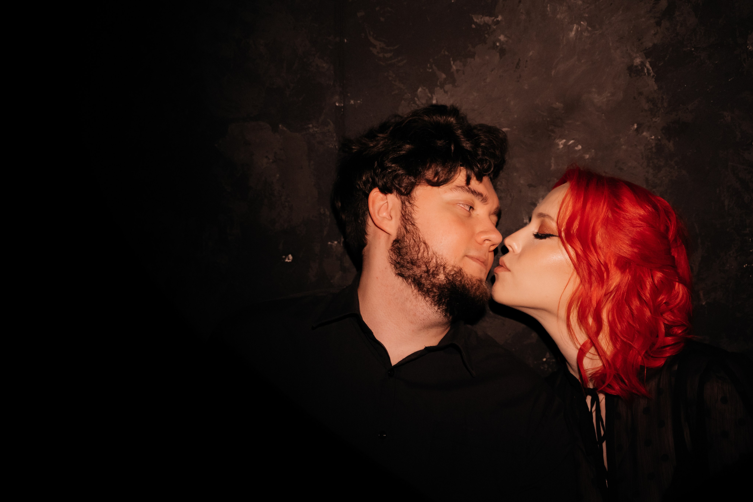 Love story «In total darkness». Свадебные фотограф и видеограф Наталья и Анатолий Новиковы СПб