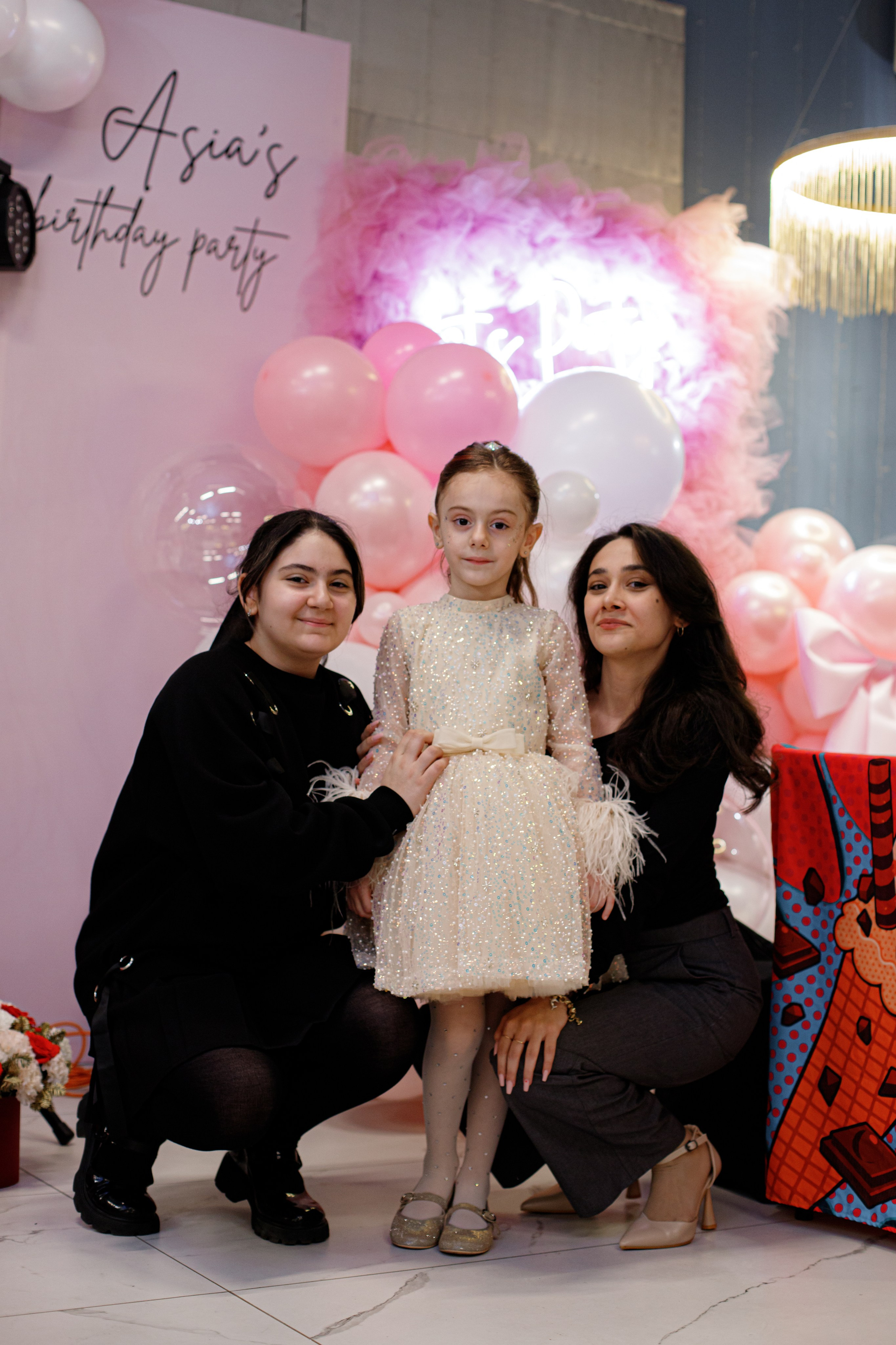 ASIA'S BIRTHDAY PARTY. Photokarish