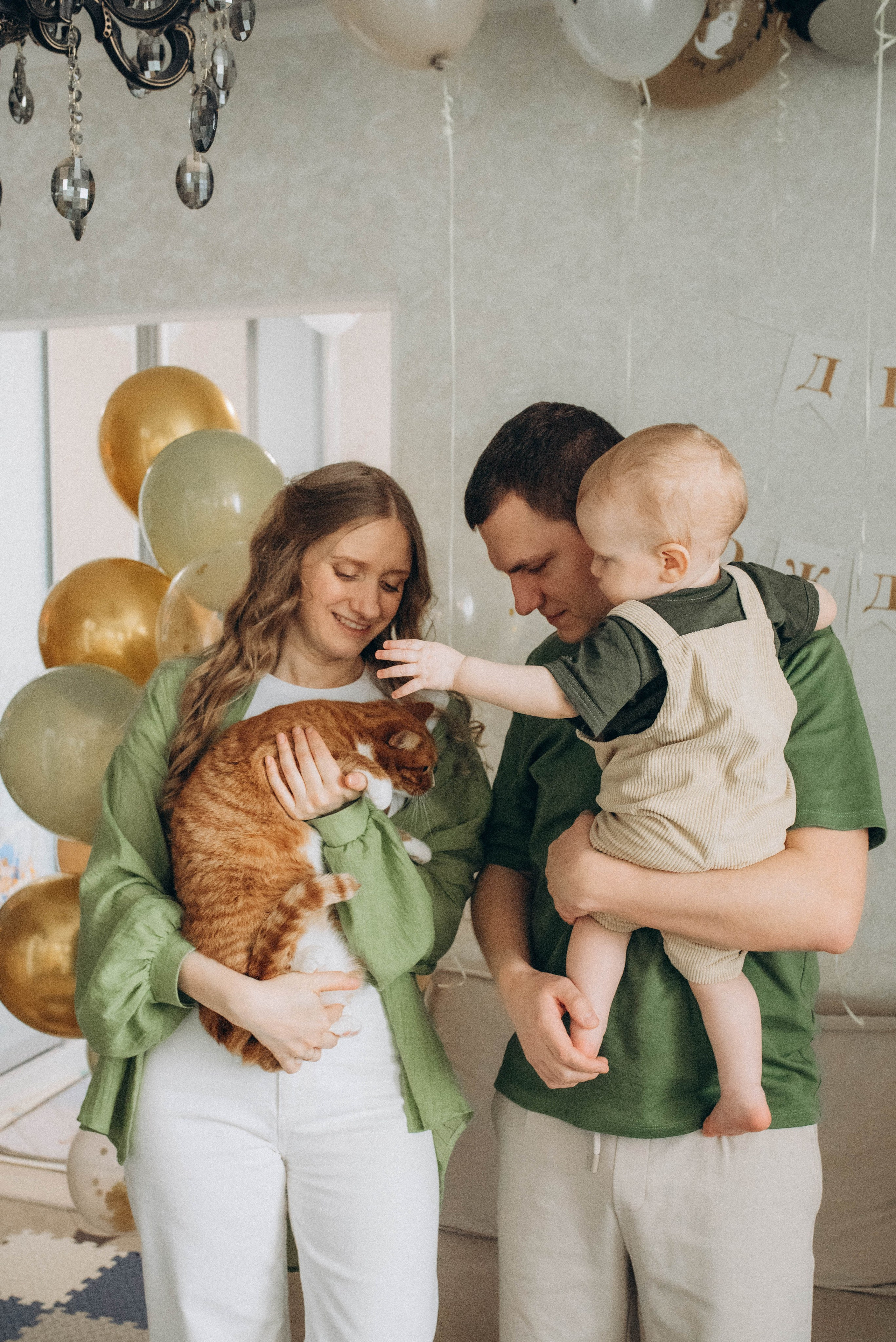 Семейная фотосессия ко дню рождения малыша. Семейный фотограф в Железнодорожном Масаева Елена