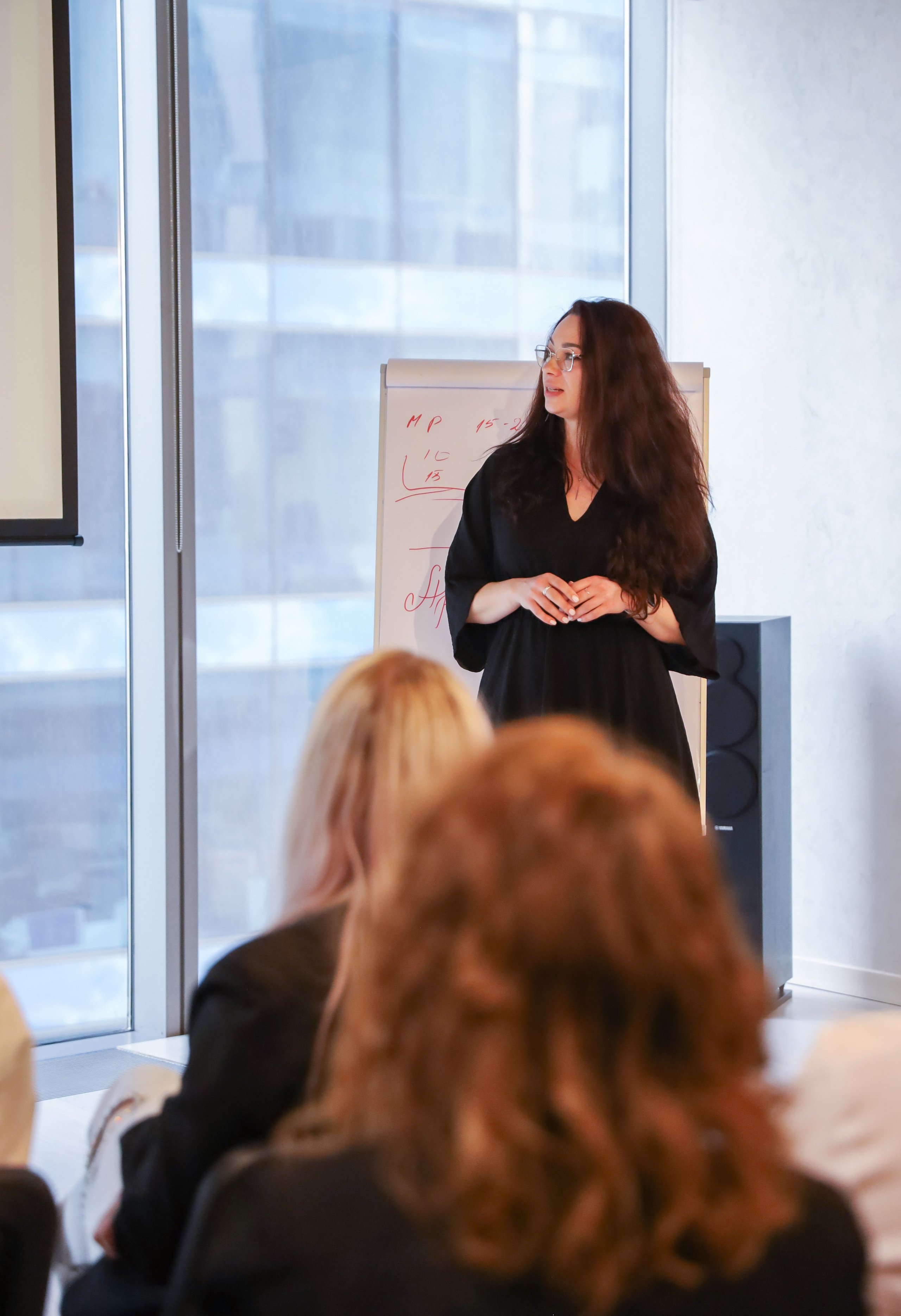 КОНФЕРЕНЦИЯ ВЫПУСКНИКОВ ШКОЛЫ ПРОДЮСИРОВАНИЯ АННЫ НОВИКОВОЙ. Фотограф мероприятий Ирина Каширина