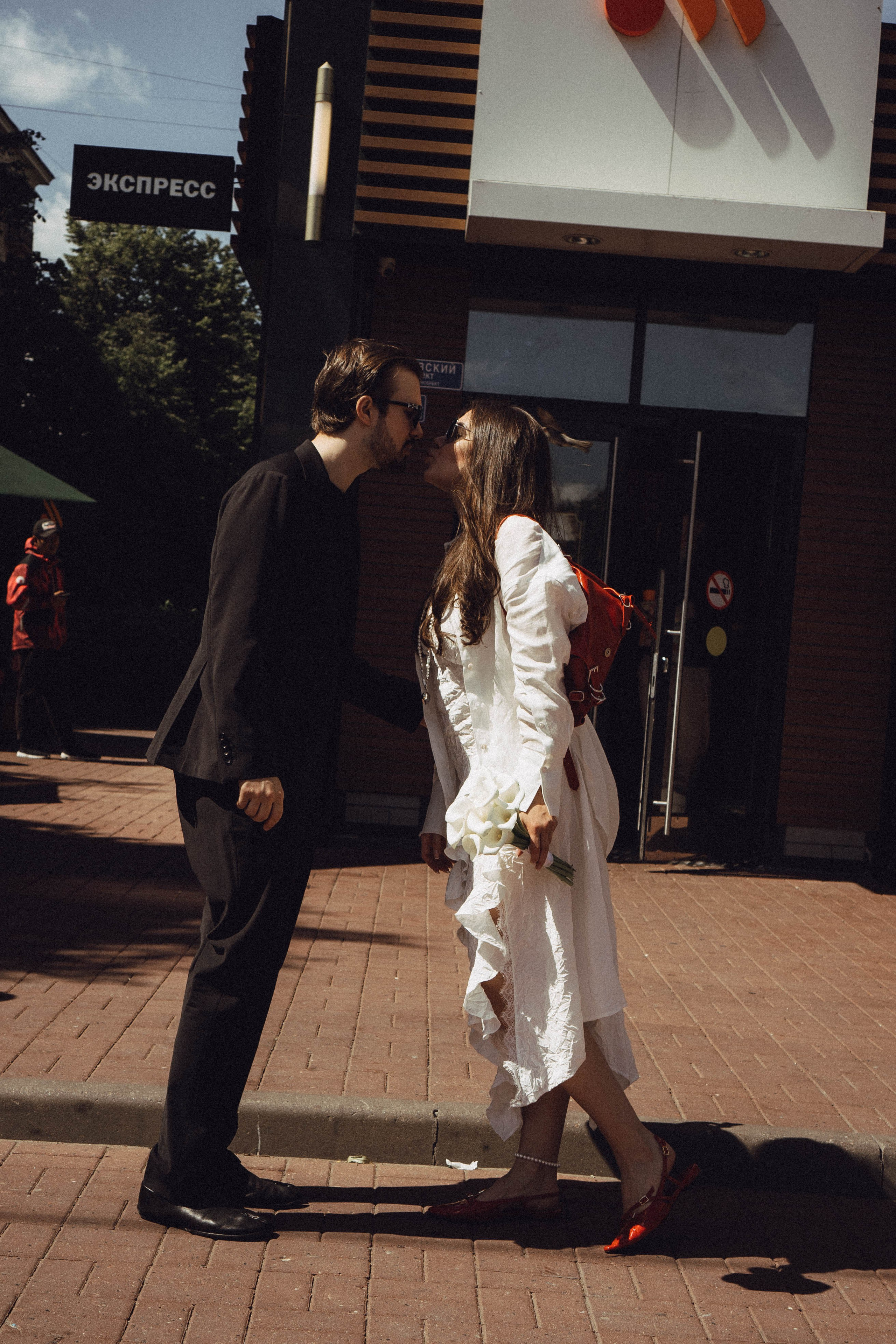 СВАДЕБНАЯ СЬЕМКА В ПАРКЕ ПОБЕДЫ И ПРОГУЛКА ПО МОСКОВСКОМУ ПРОСПЕКТУ. Профессиональный фотограф, Санкт-Петербург — Виктория Богомолова