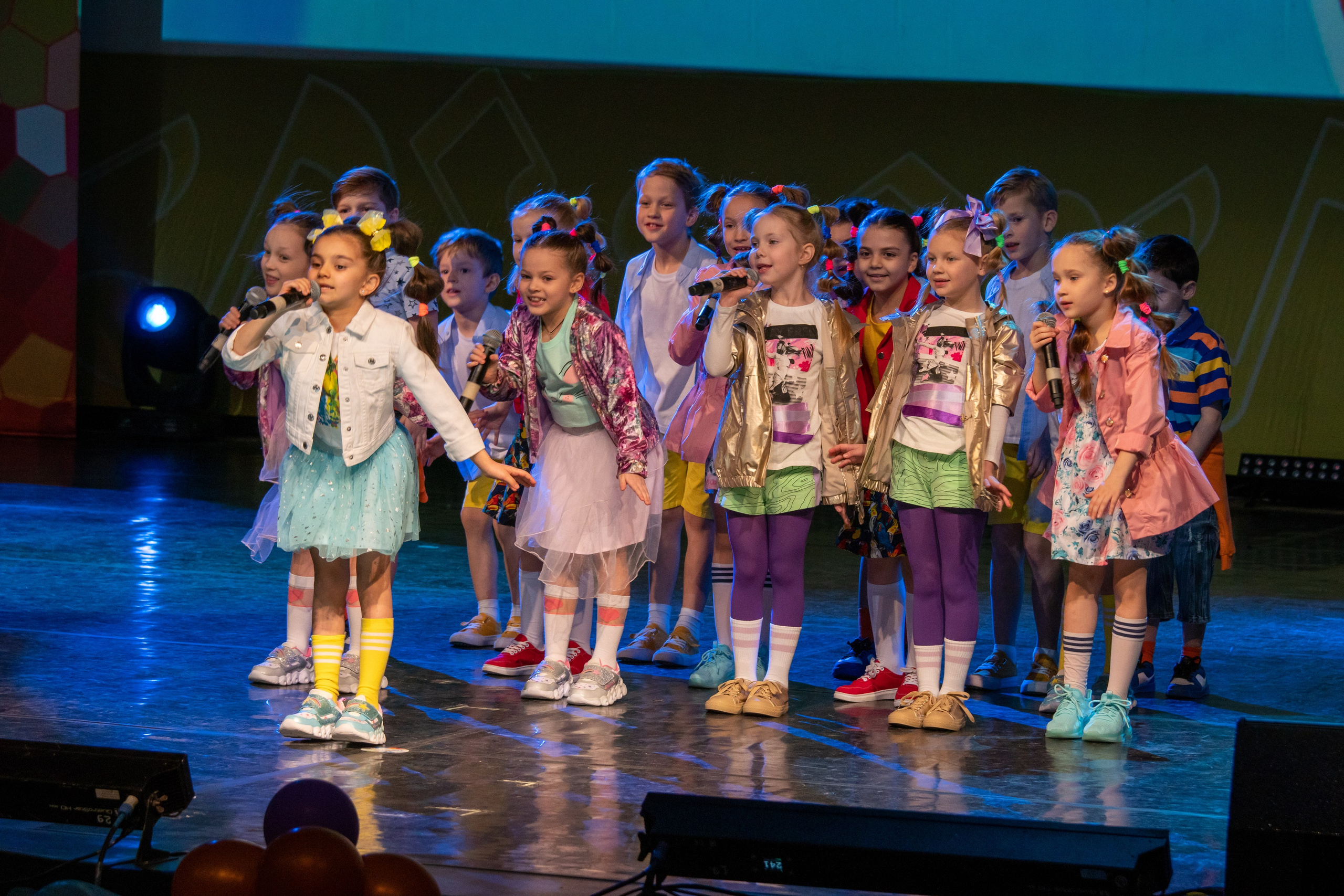 Съёмка концерта для Домисольки, большой концертный зал Космос. «Студия DRONAVT`s» — видеосъёмка и фотография г. Москва