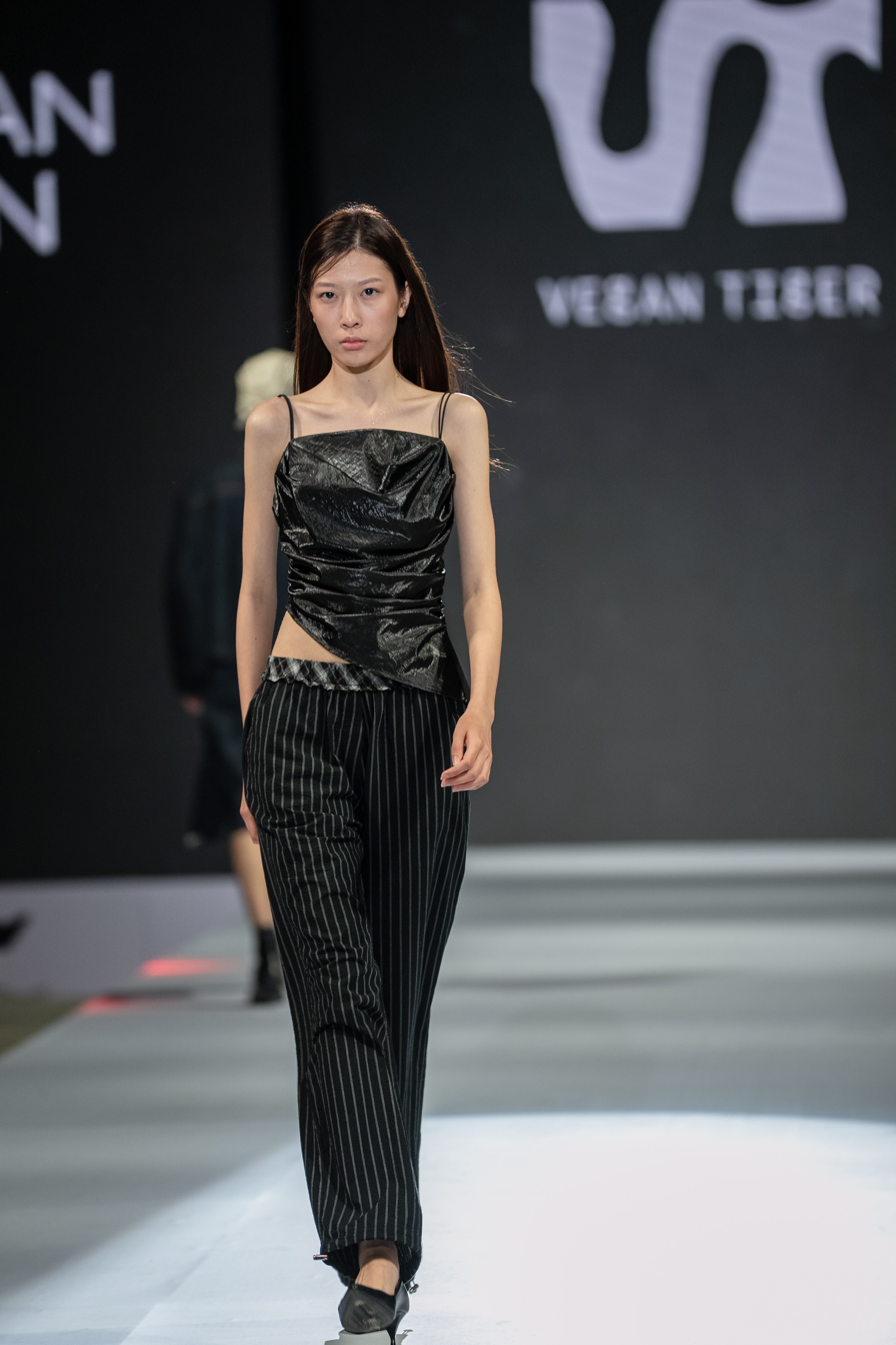 EURASIAN FASHION WEEK Vegan Tiger. Сайт Алматинского НЮ АРТ, будуар и фэшн фотографа Дениса Карпенко