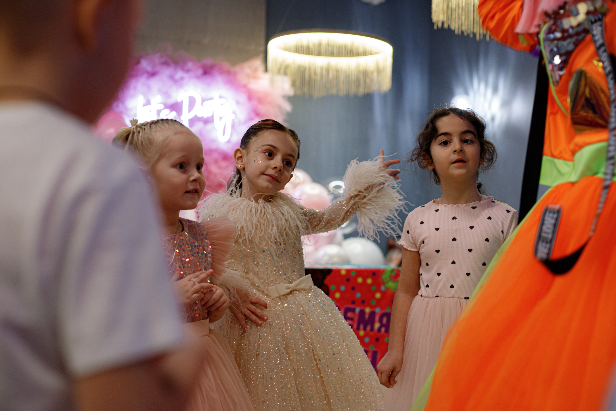 ASIA'S BIRTHDAY PARTY. Photokarish