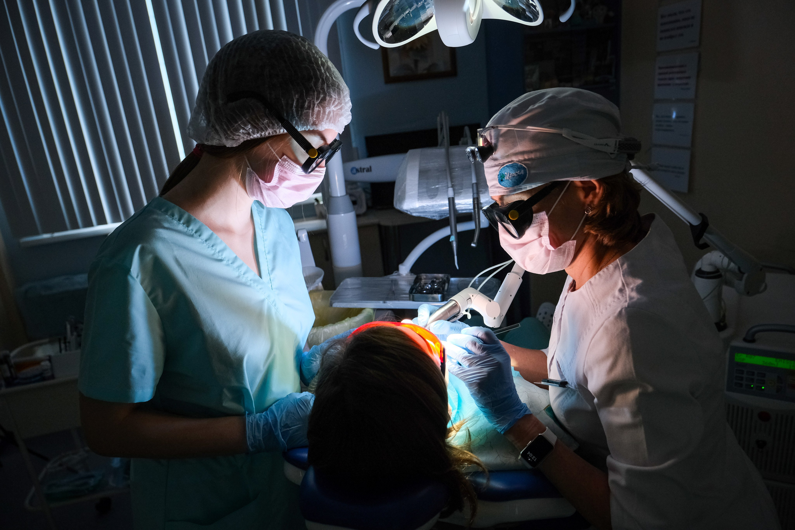 Стоматологи в деле