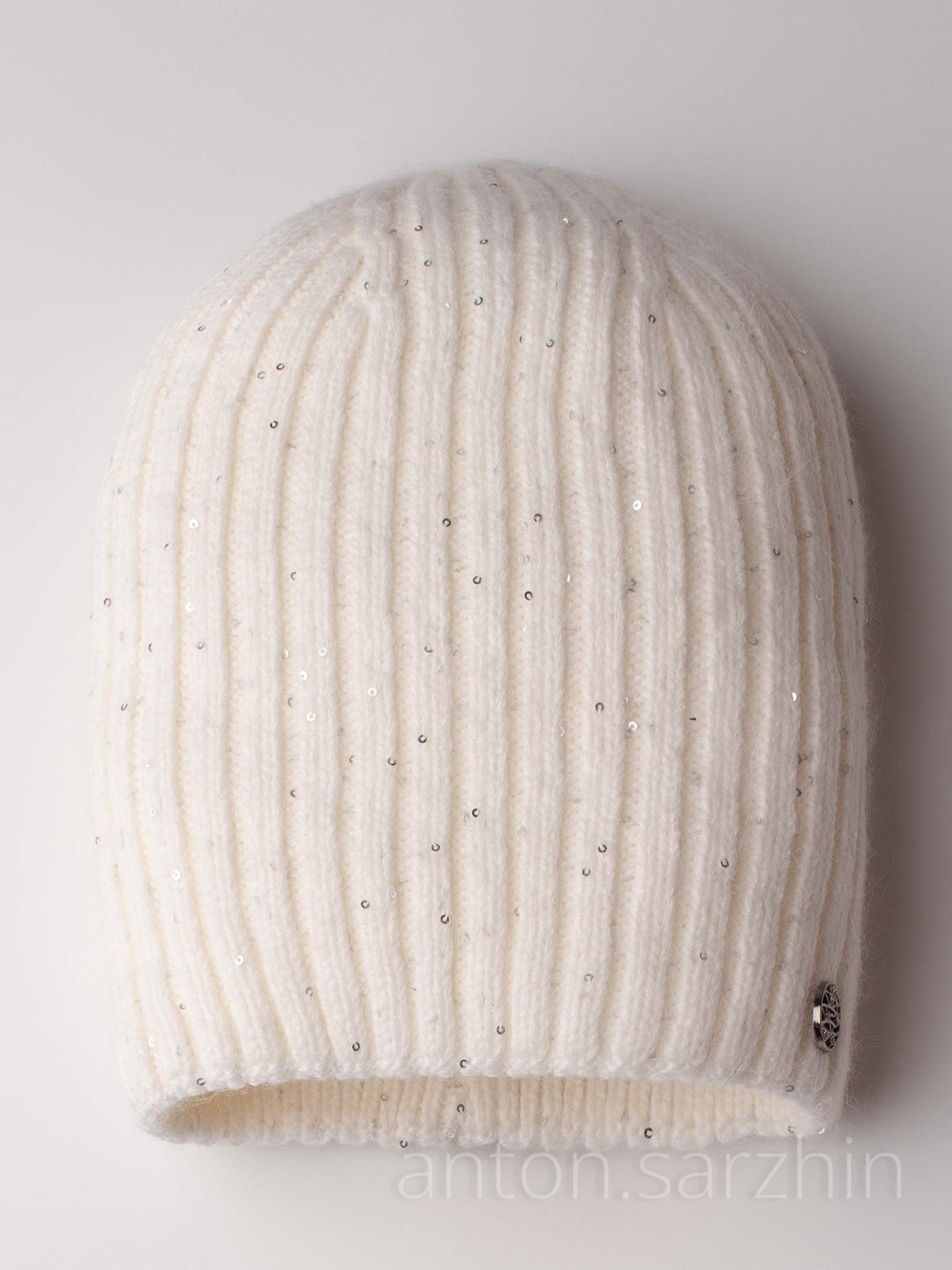 Съемка шапок на модели и съемка шапок в раскладку. Предметная фотосъемка в Москве предметный фотограф Саржин Антон