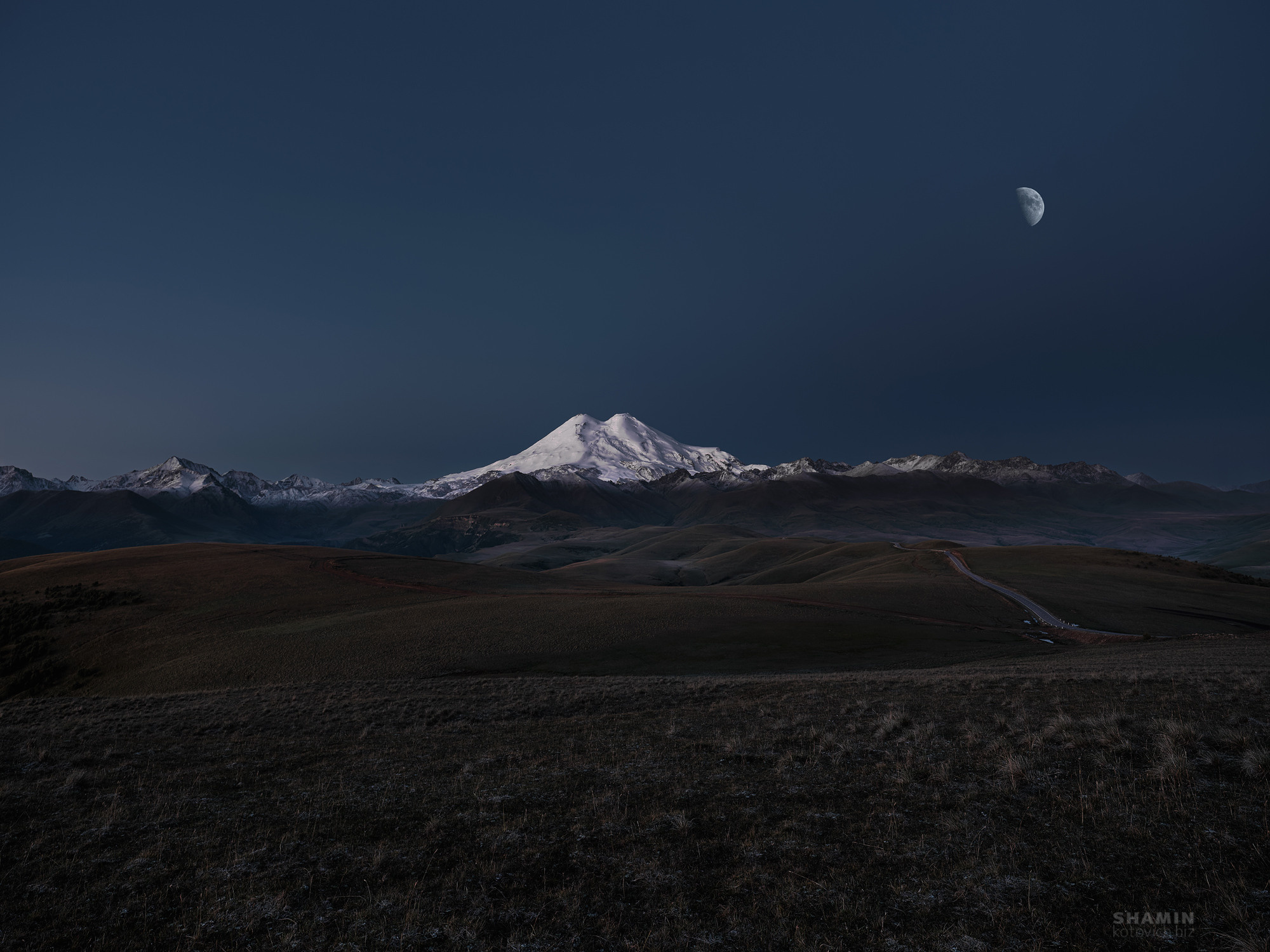 Ночной пейзаж. Фотограф Константин Шамин