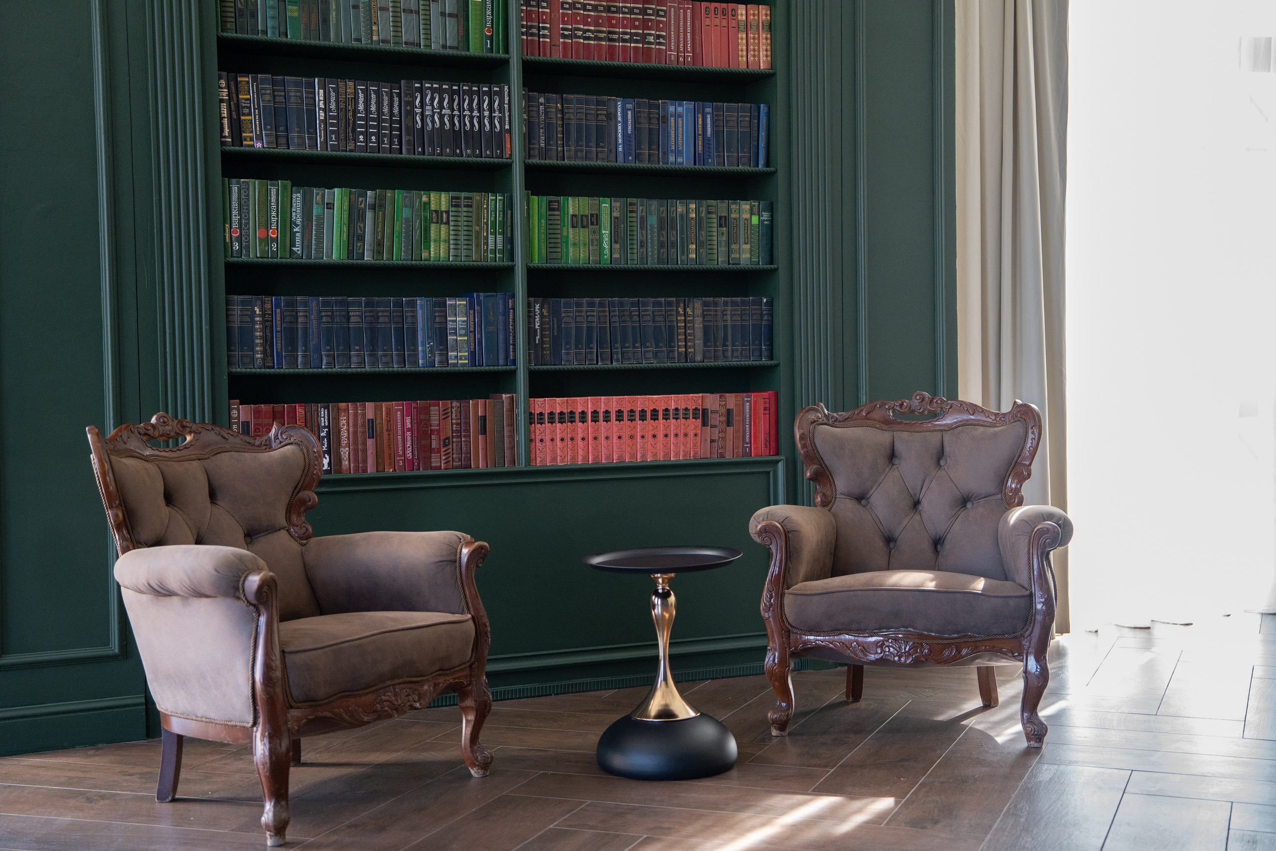 Фотостудия «Леона» зал Библиотека. Свадебный фотограф в Ростове Александра Груздева