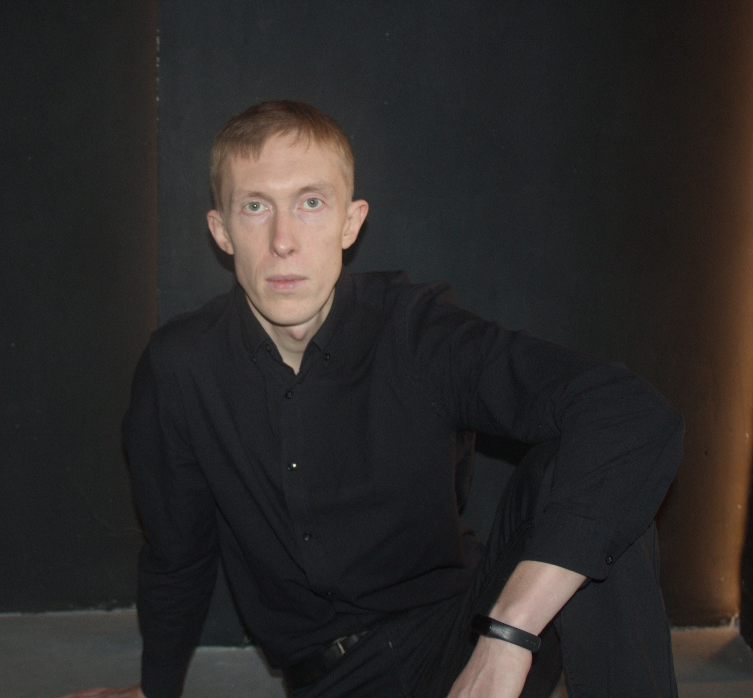 портретное мужское фото крупный план