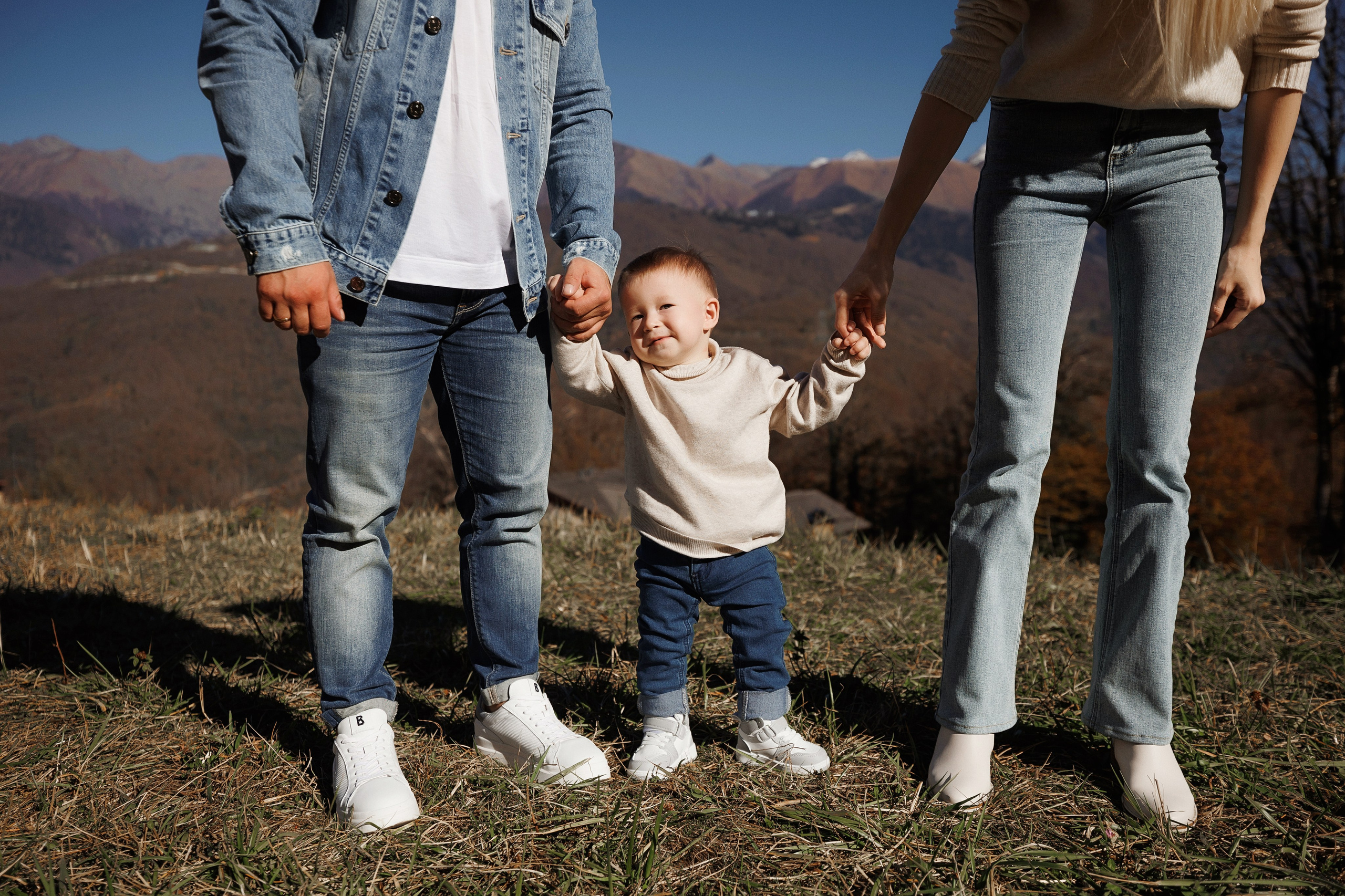 Семейная фотосессия в Красной поляне. Свадебный и семейный фотограф в Сочи Денис Вялов