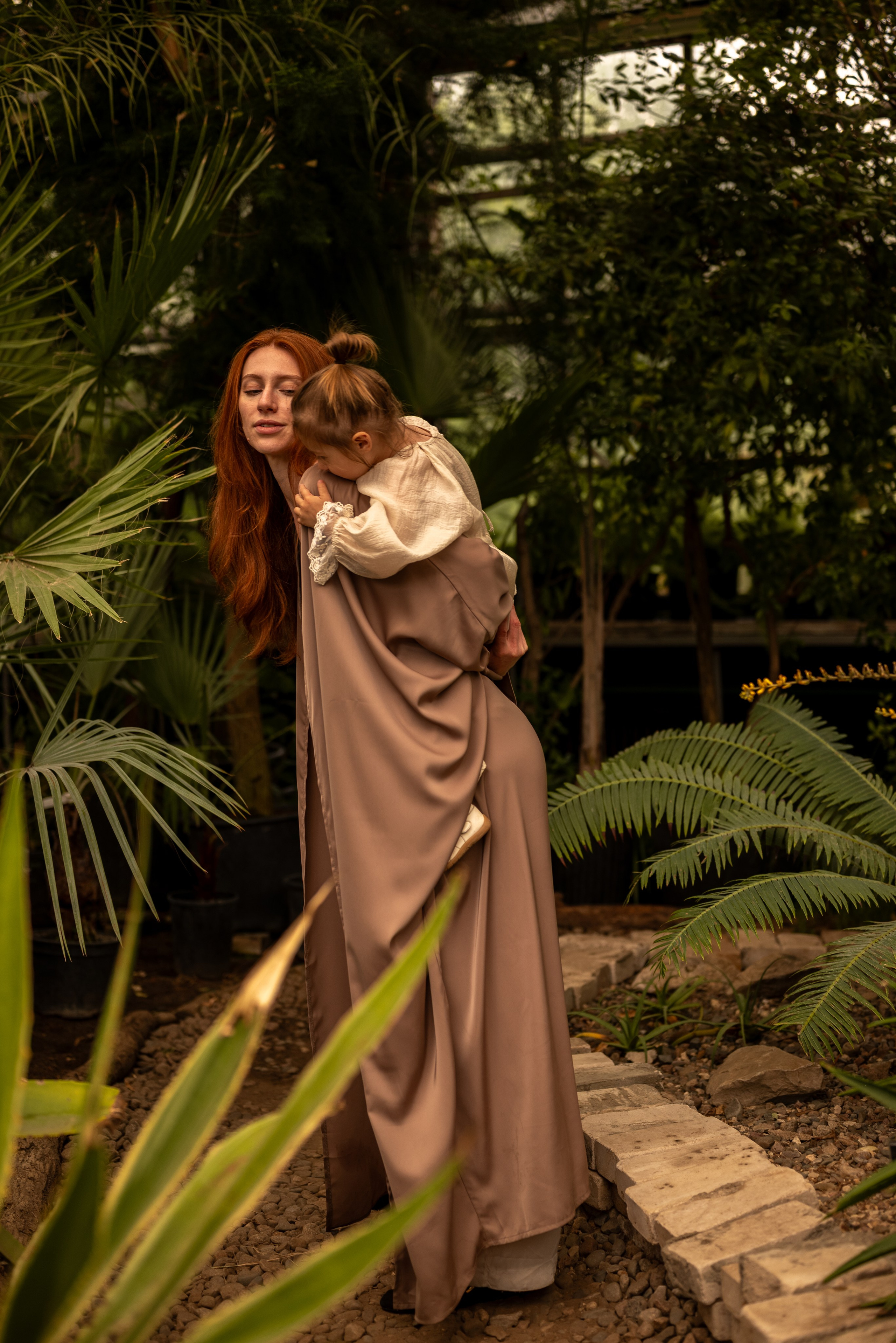 Маргарита и Кира. Ботанический сад. Семейный фотограф в Москве Дарья Пузикова