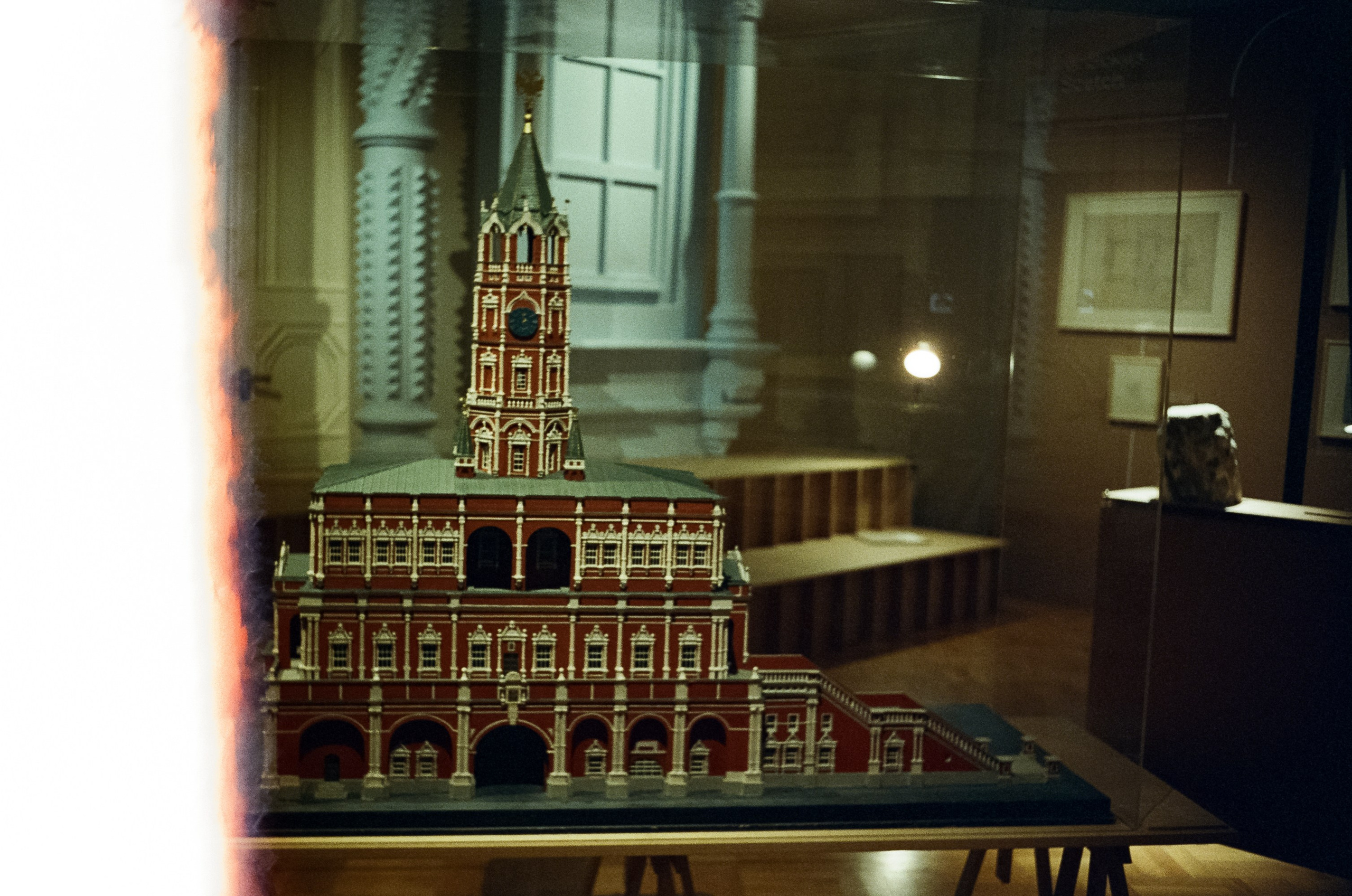 Ricoh FF-1 / SFL 500T (Kodak Vision 3 500T) / 27 октября Музей Архитектуры