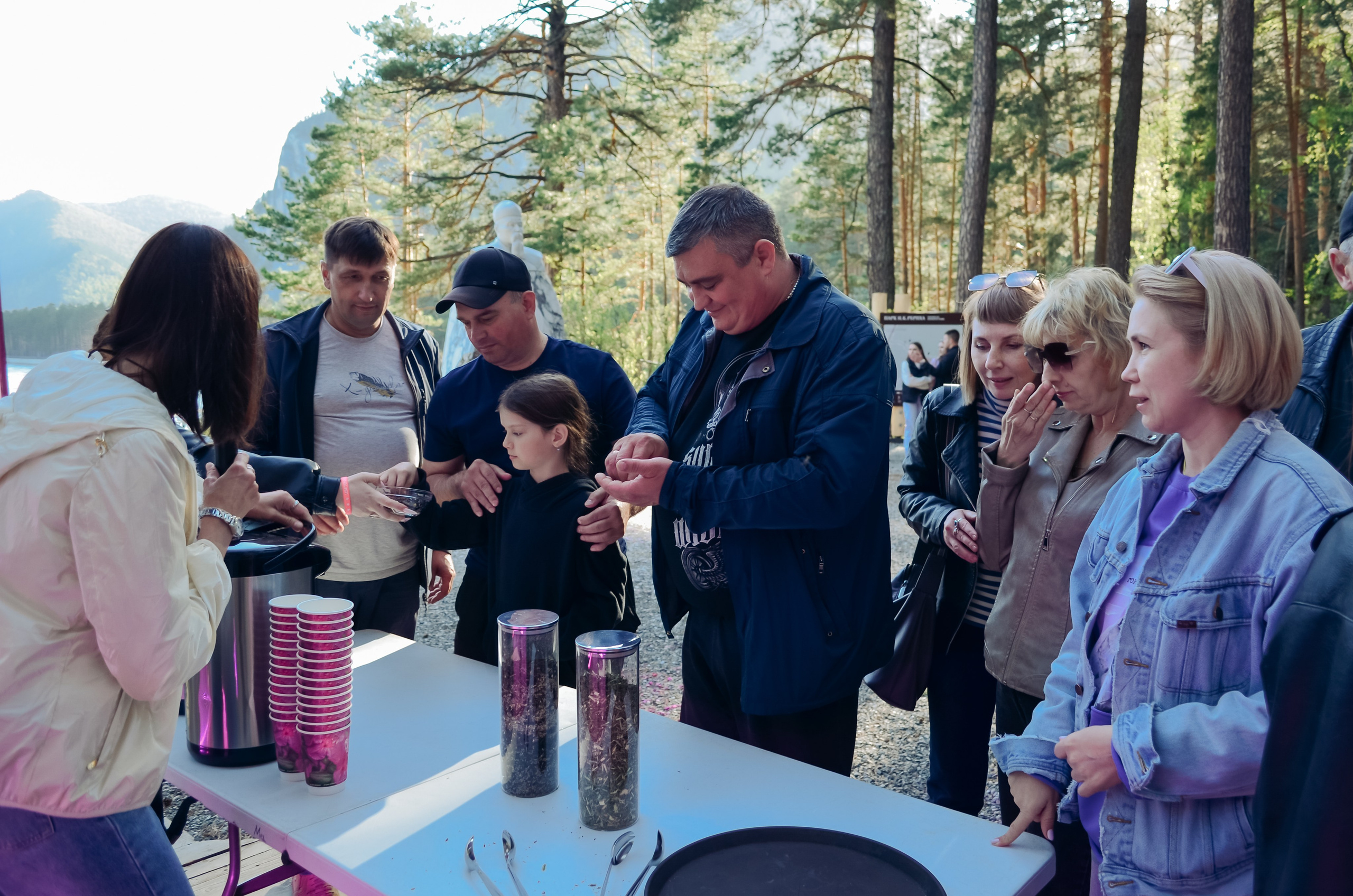 Фестиваль «Цветение Маральника на Алтае 2025». Фоторепортаж. Денисова Аля — фотограф для парных съемок и индивидуальных историй в Барнауле