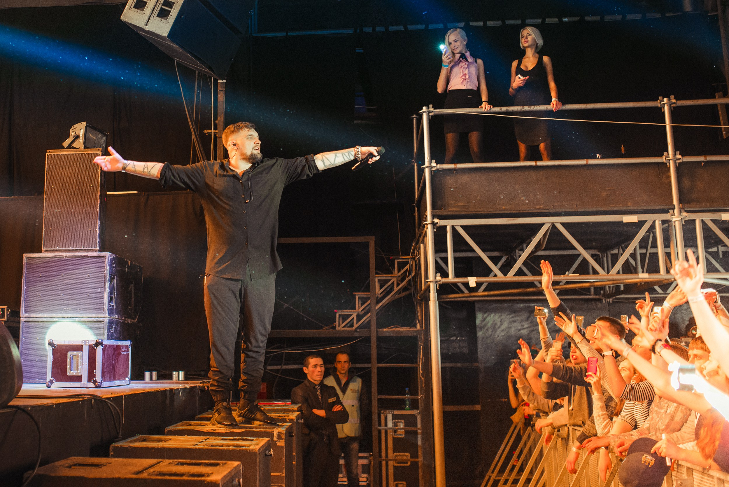 репортажный фотограф на концерте басты в городе екатеринбург