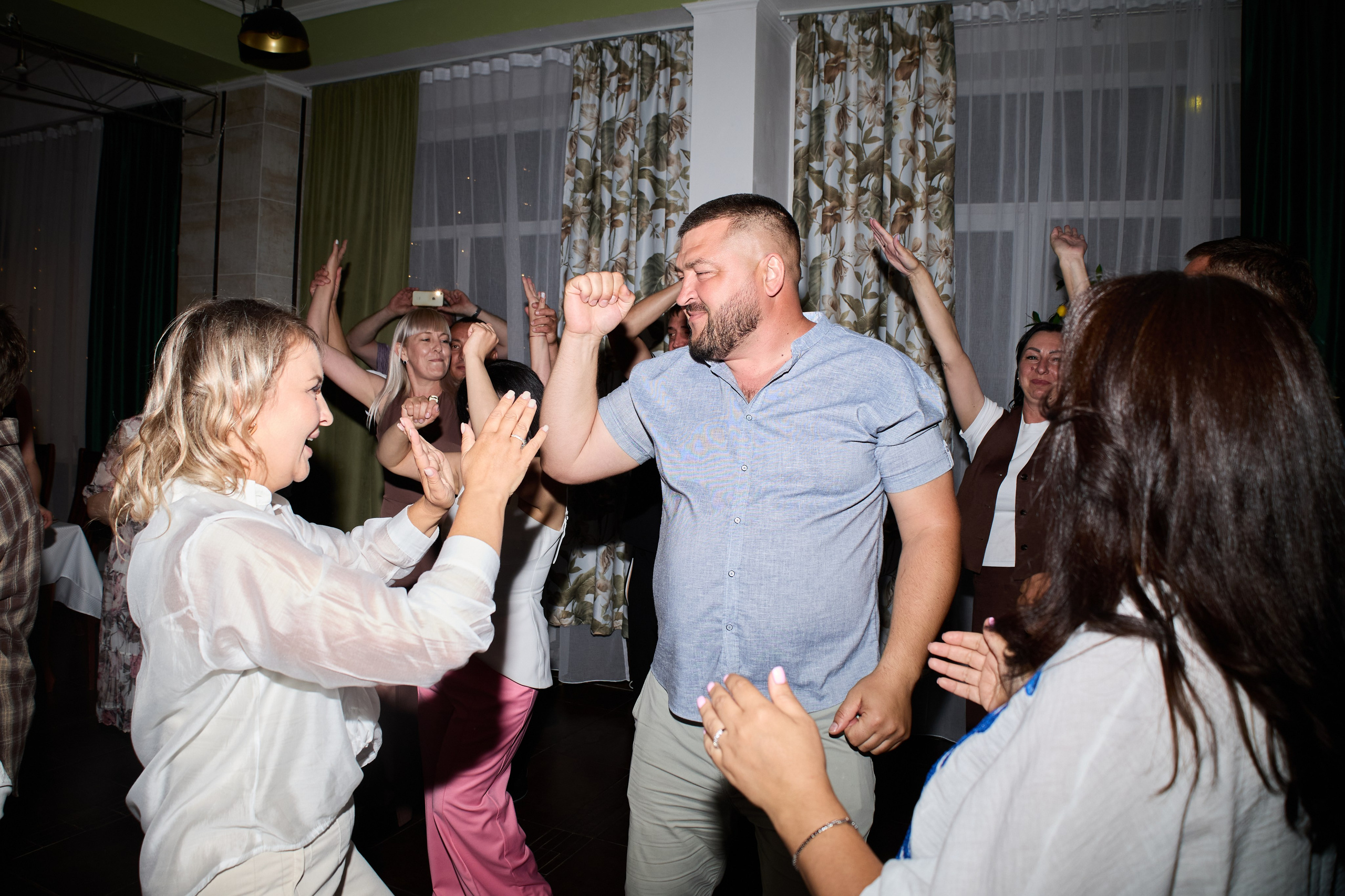 Выпускной 11 класс. Фотограф Лысенко Полина