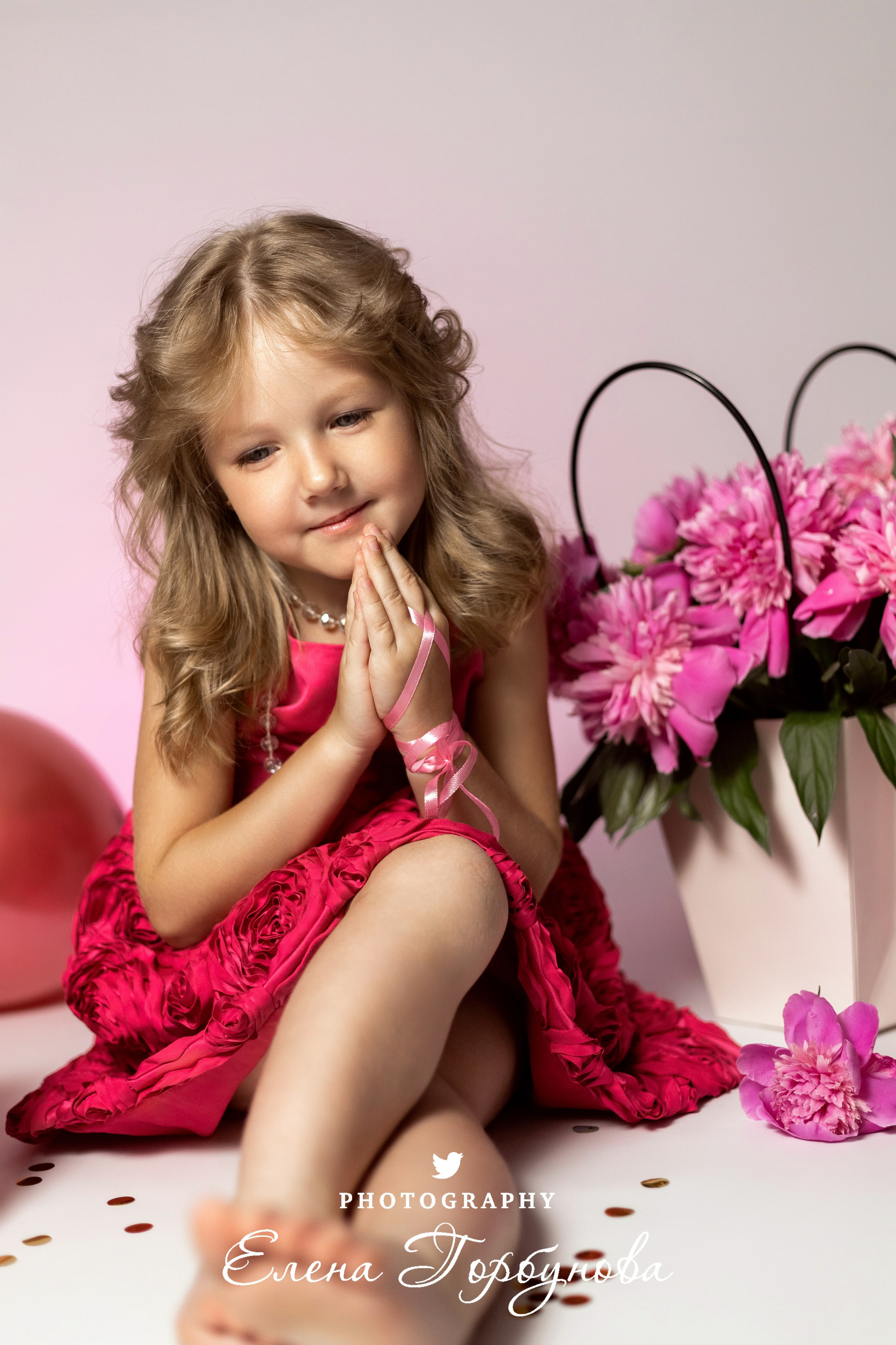 «Модница в розовом» В моей студии. Вероника и Александра. 2024. Фотограф Пермь. Свадьбы. Семья и дети, школа, д. сад. Фотокниги