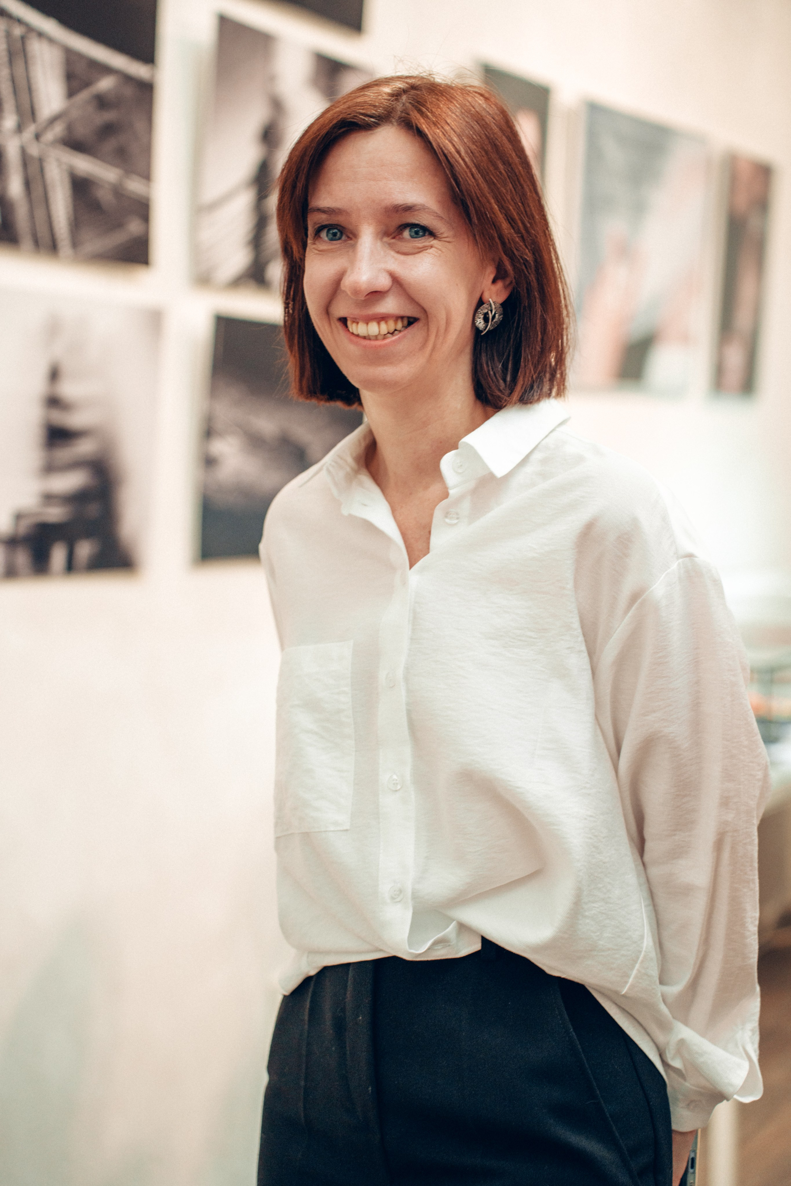 Открытие выставочного проекта «Я + Искусство = ЮГРА». Лайфстайл фотограф в Ханты-Мансийске Мария Шишкина