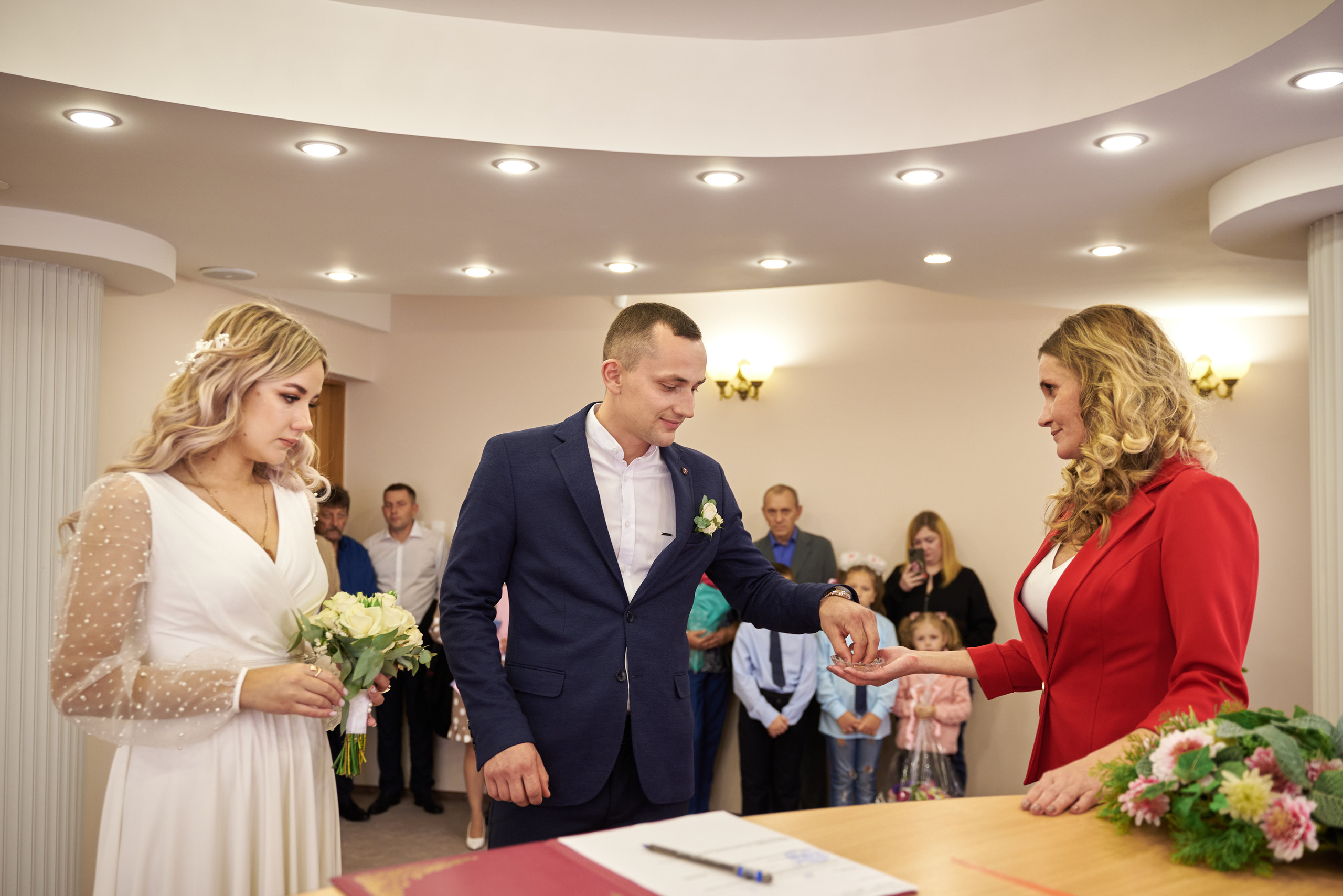 Фотограф Старый оскол, лучший фотограф, заказать фотографа. Профессиональный фотограф Старый Оскол, Губкин — свадьба, венчание, крещение, юбилей и день рождения