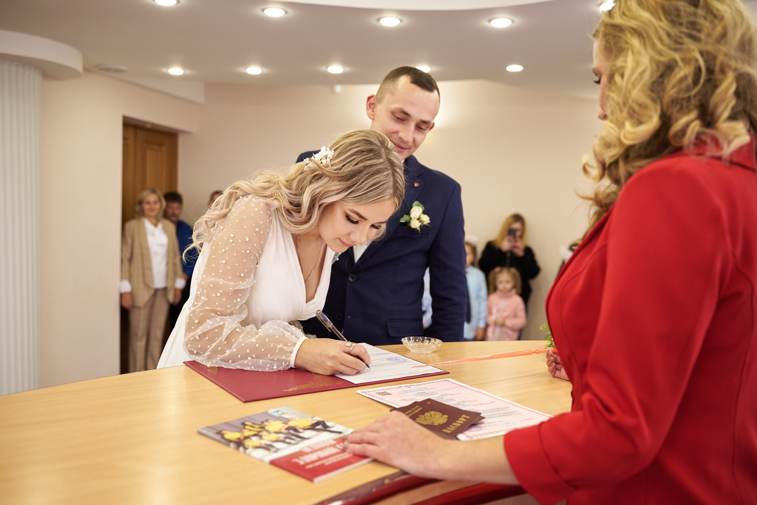 Фотограф Старый оскол, лучший фотограф, заказать фотографа. Профессиональный фотограф Старый Оскол, Губкин — свадьба, венчание, крещение, юбилей и день рождения