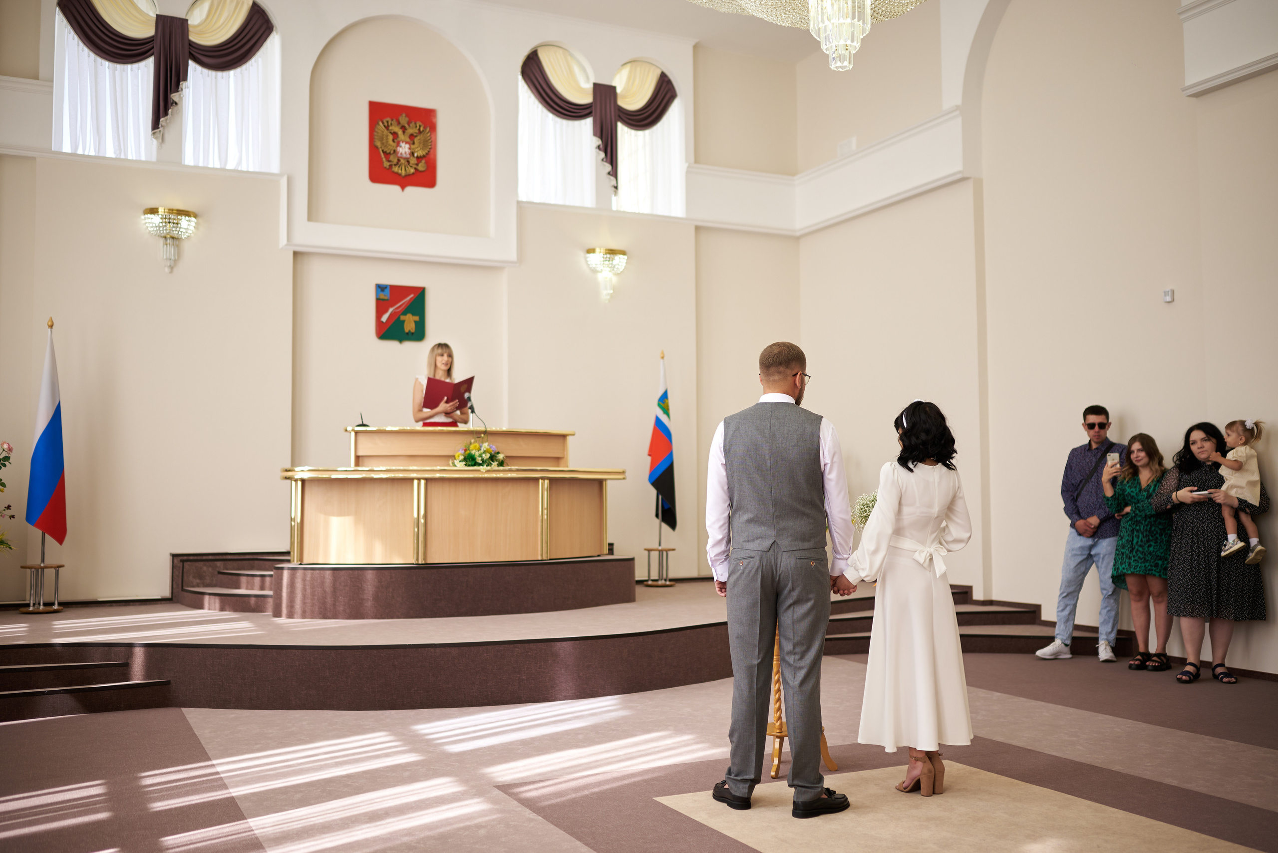 Фотограф Старый Оскол, Фотограф на свадьбу, заказать фотографа. Профессиональный фотограф Старый Оскол, Губкин — свадьба, венчание, крещение, юбилей и день рождения