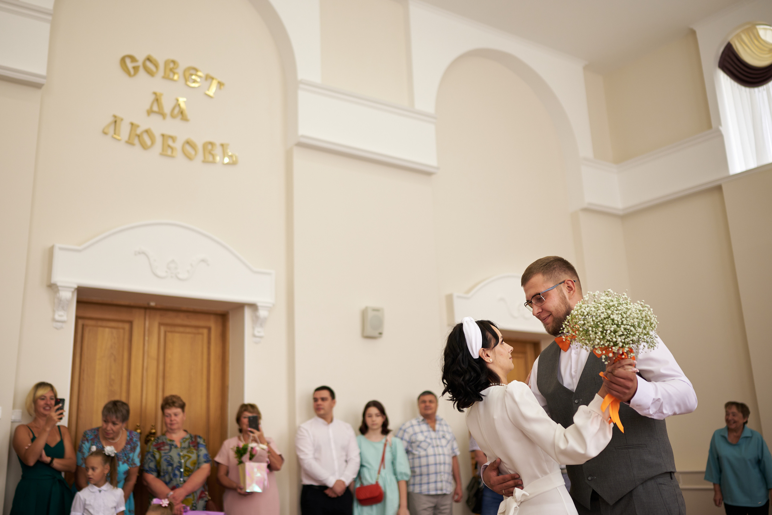 Фотограф Старый Оскол, Фотограф на свадьбу, заказать фотографа. Профессиональный фотограф Старый Оскол, Губкин — свадьба, венчание, крещение, юбилей и день рождения