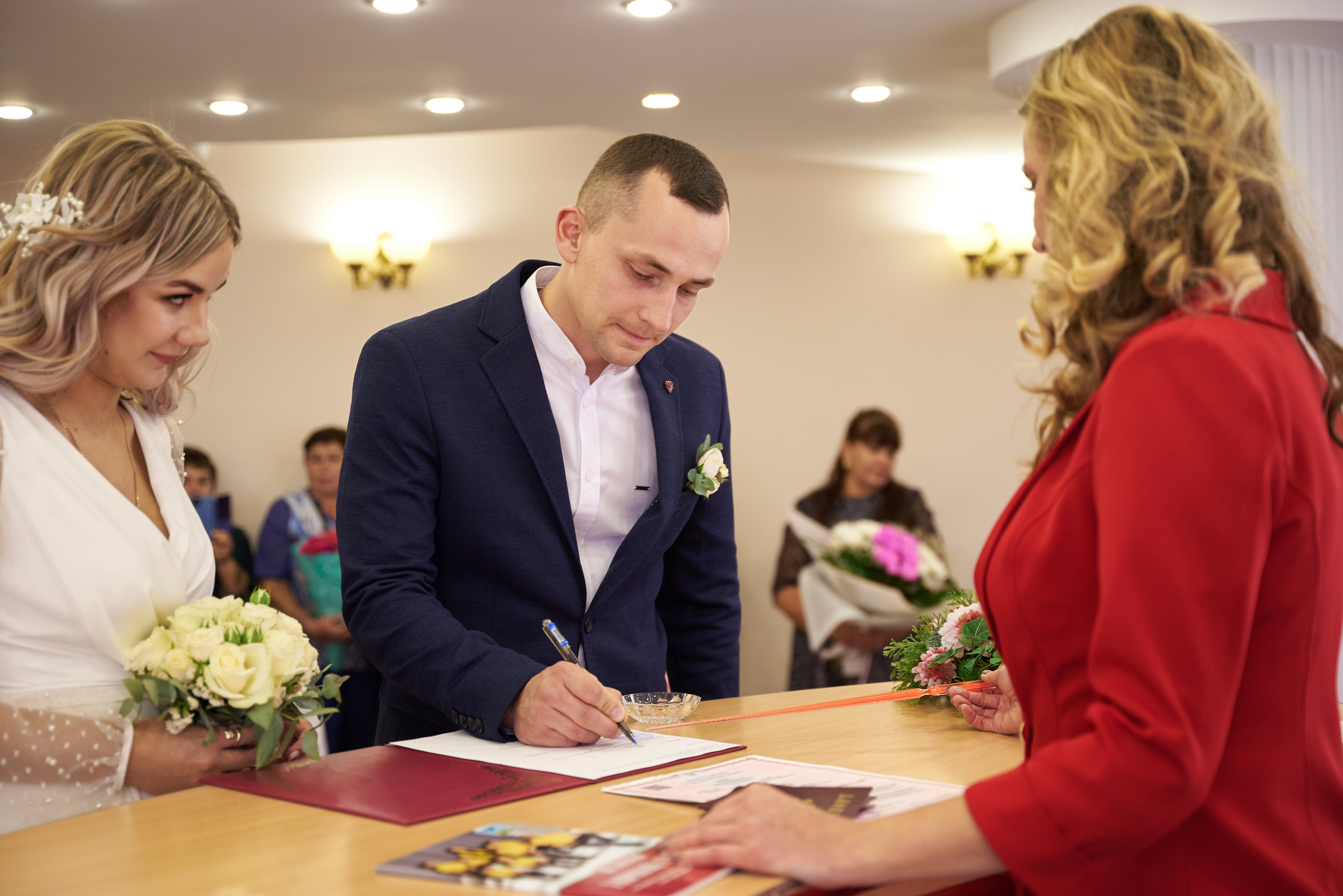 Фотограф Старый оскол, лучший фотограф, заказать фотографа. Профессиональный фотограф Старый Оскол, Губкин — свадьба, венчание, крещение, юбилей и день рождения