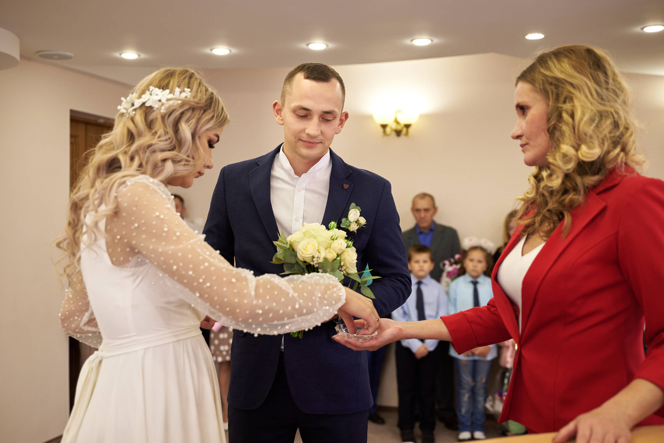 Фотограф Старый оскол, лучший фотограф, заказать фотографа. Профессиональный фотограф Старый Оскол, Губкин — свадьба, венчание, крещение, юбилей и день рождения