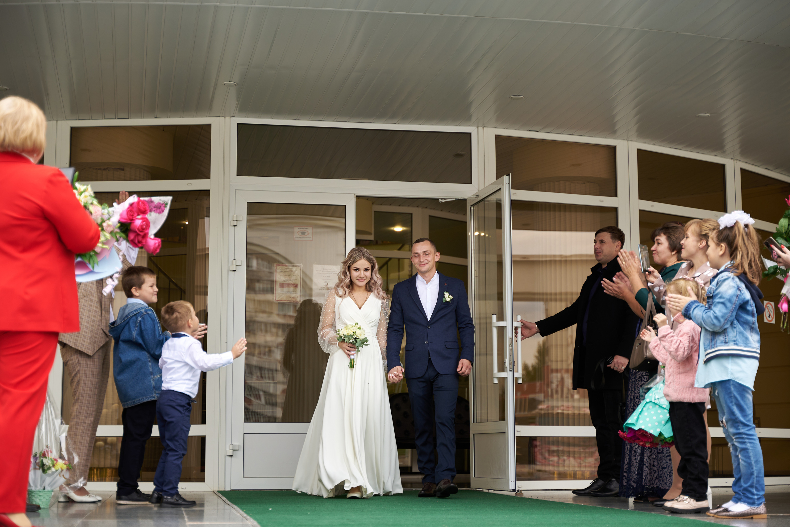 Фотограф Старый оскол, лучший фотограф, заказать фотографа. Профессиональный фотограф Старый Оскол, Губкин — свадьба, венчание, крещение, юбилей и день рождения