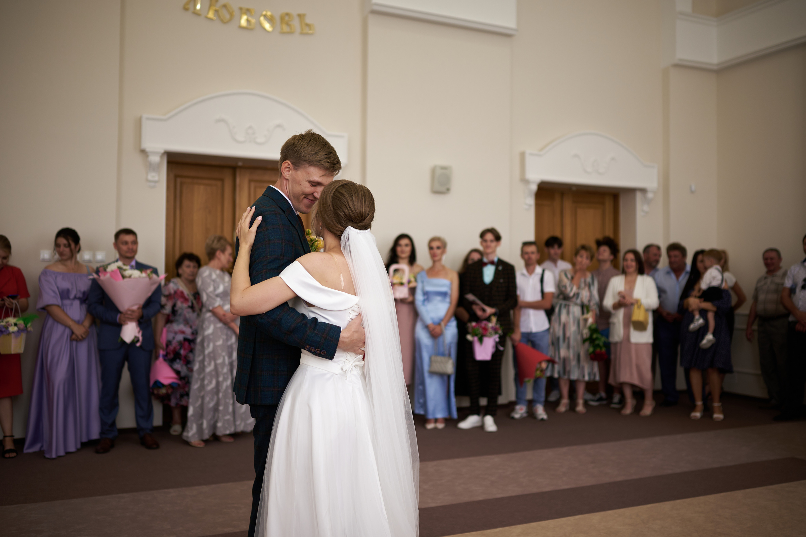 Фотограф в Старом Осколе, Губкине, Белгороде, кто лучший фотограф. Профессиональный фотограф Старый Оскол, Губкин — свадьба, венчание, крещение, юбилей и день рождения