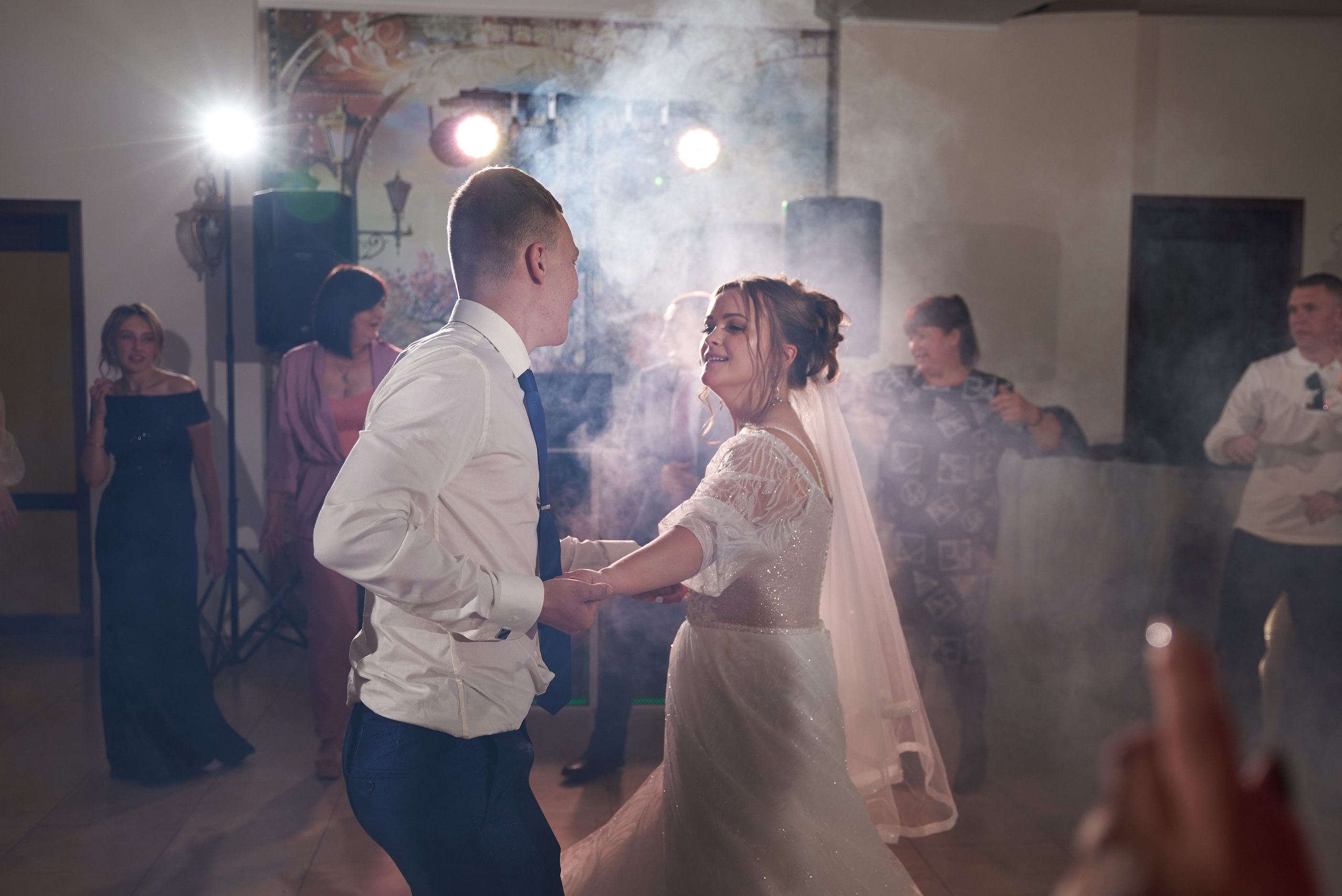 Анонс свадьбы Александра и Виктории. Профессиональный фотограф Старый Оскол, Губкин — свадьба, венчание, крещение, юбилей и день рождения