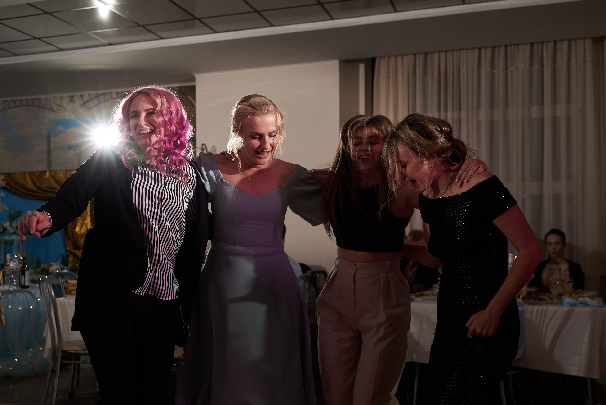 Анонс свадьбы Александра и Виктории. Профессиональный фотограф Старый Оскол, Губкин — свадьба, венчание, крещение, юбилей и день рождения