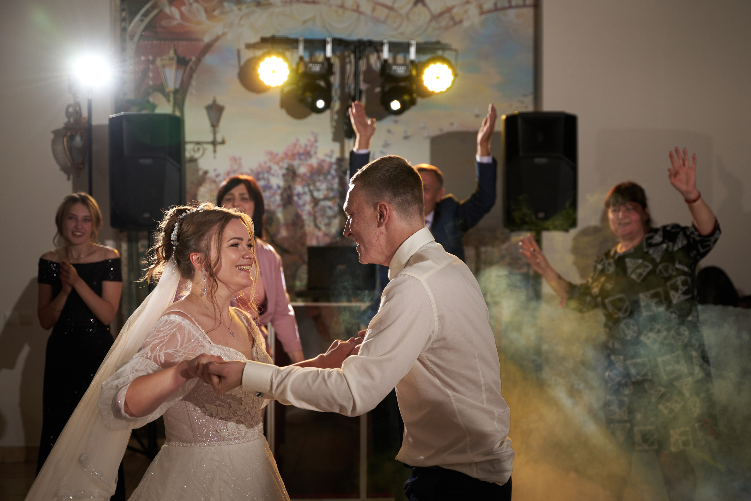 Анонс свадьбы Александра и Виктории. Профессиональный фотограф Старый Оскол, Губкин — свадьба, венчание, крещение, юбилей и день рождения