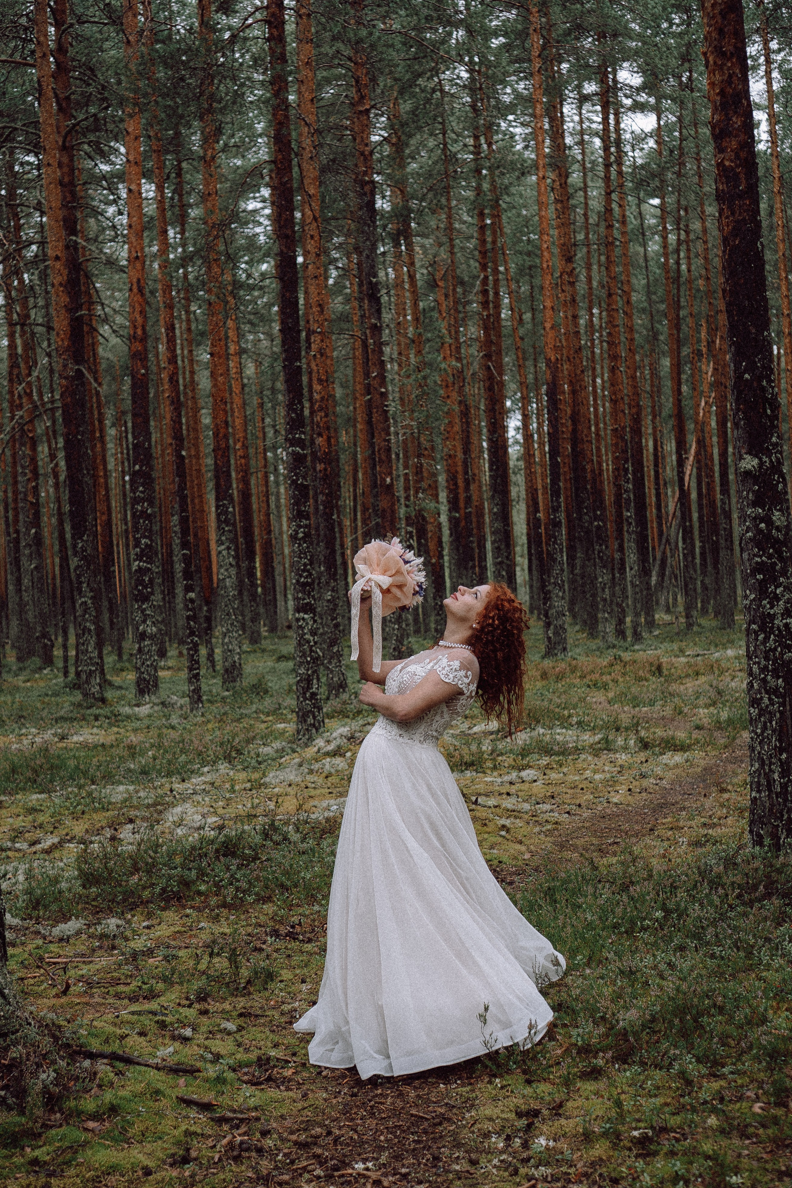 СВАДЕБНАЯ ФОТОСЕССИИЯ ПАРЫ В ГОРОДЕ ПРИОЗЕРСК В СОСНОВОМ ЛЕСУ И С ПИКАПОМ. Профессиональный фотограф, Санкт-Петербург — Виктория Богомолова