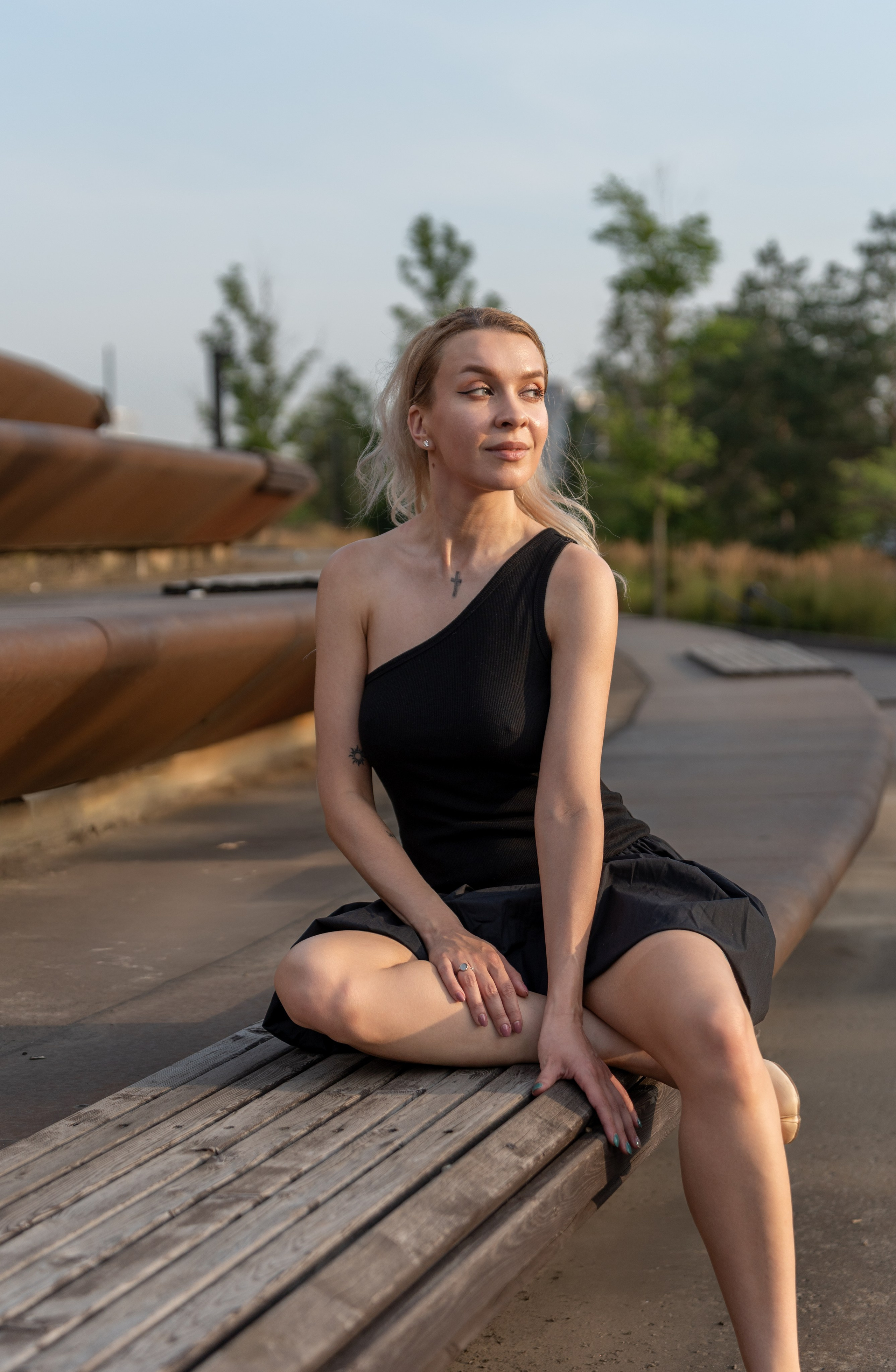 Стрит фотосессия для Анны в жилом комплексе Зил. Портретный фотограф в Москве Фарид Леонов